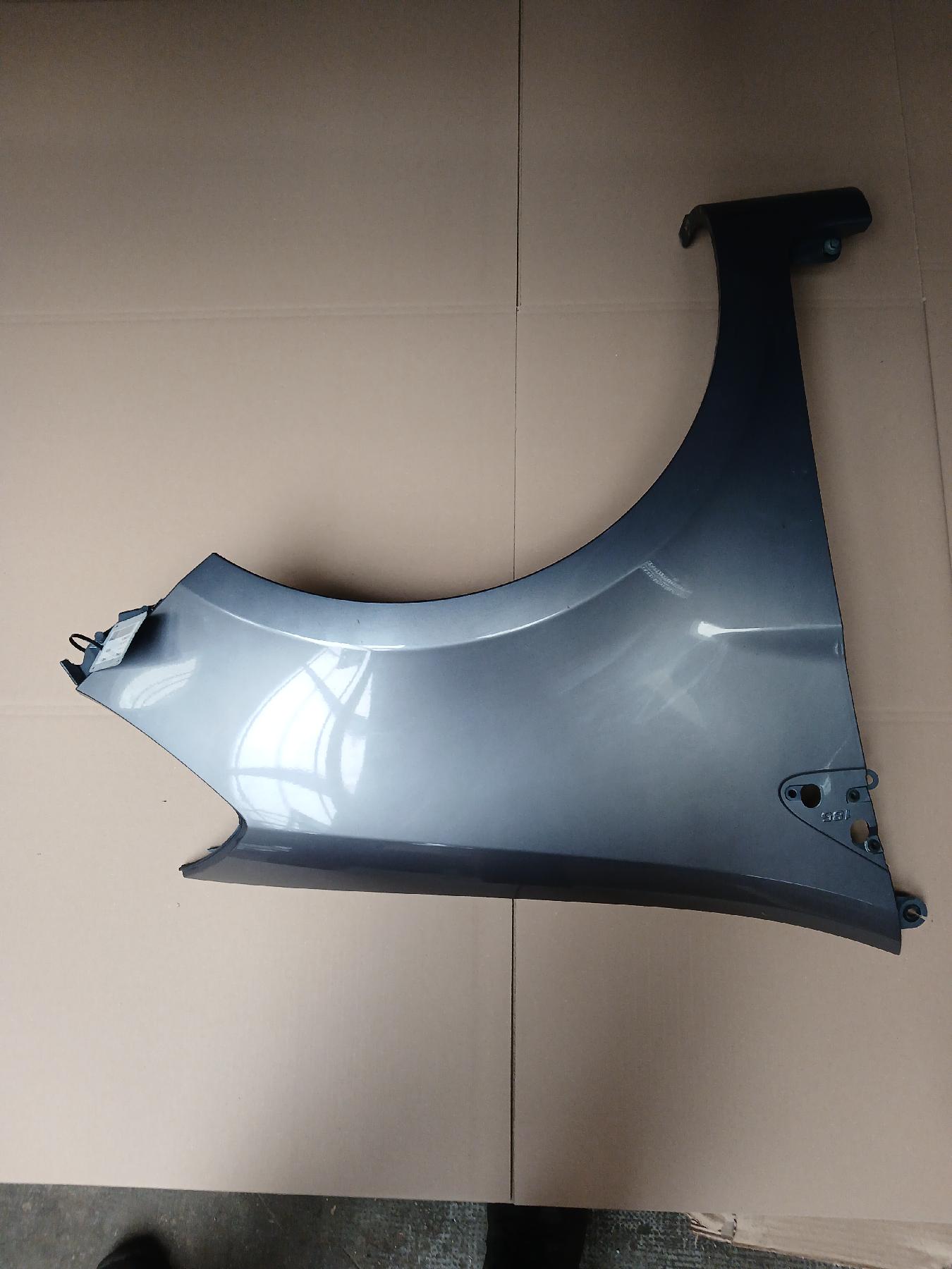 Aile avant droit pour RENAULT CLIO 3 PHASE 1 Aile avant droit pour RENAULT CLIO 3 PHASE 1