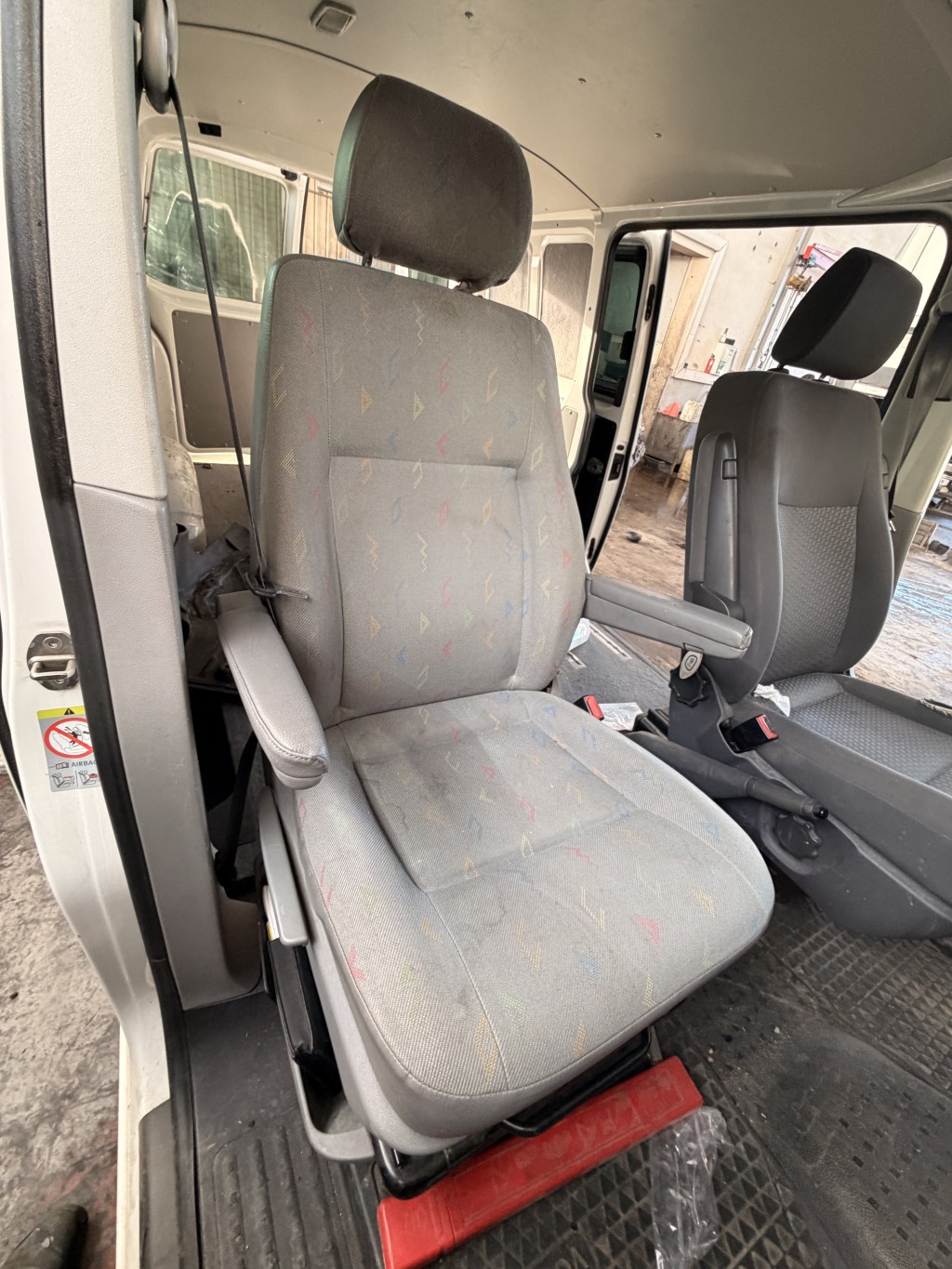 Siege avant droit pour VOLKSWAGEN TRANSPORTER 5 PHASE 2 Siege avant droit pour VOLKSWAGEN TRANSPORTER 5 PHASE 2