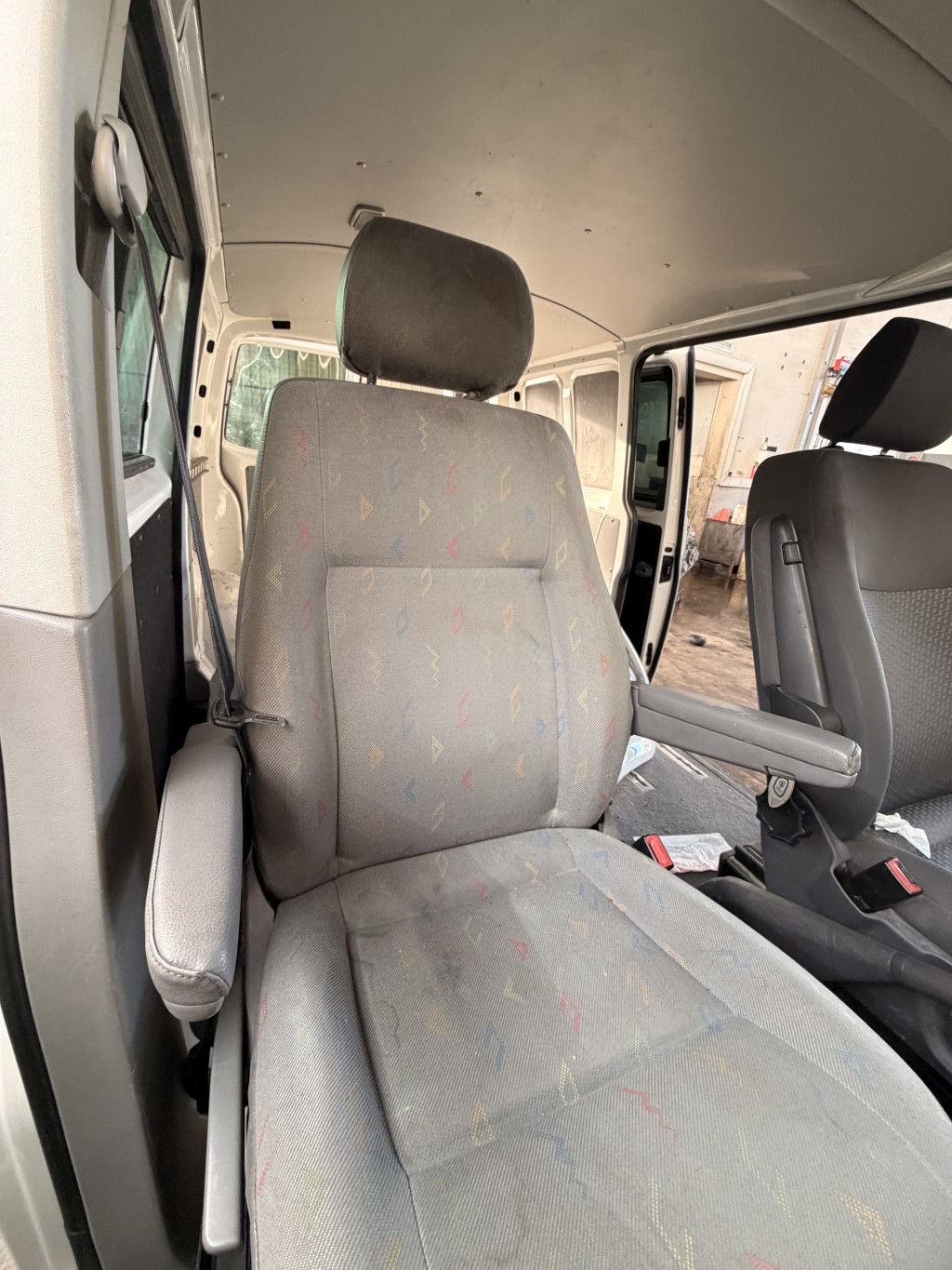 Siege avant droit pour VOLKSWAGEN TRANSPORTER 5 PHASE 2 Siege avant droit pour VOLKSWAGEN TRANSPORTER 5 PHASE 2