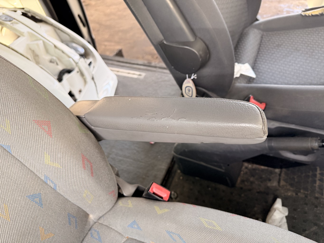 Siege avant droit pour VOLKSWAGEN TRANSPORTER 5 PHASE 2 Siege avant droit pour VOLKSWAGEN TRANSPORTER 5 PHASE 2
