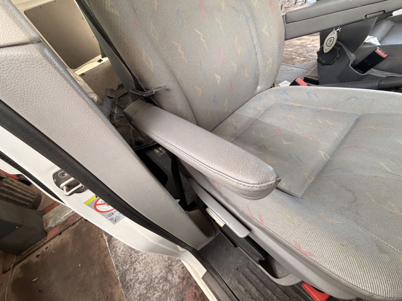 Siege avant droit pour VOLKSWAGEN TRANSPORTER 5 PHASE 2 Siege avant droit pour VOLKSWAGEN TRANSPORTER 5 PHASE 2