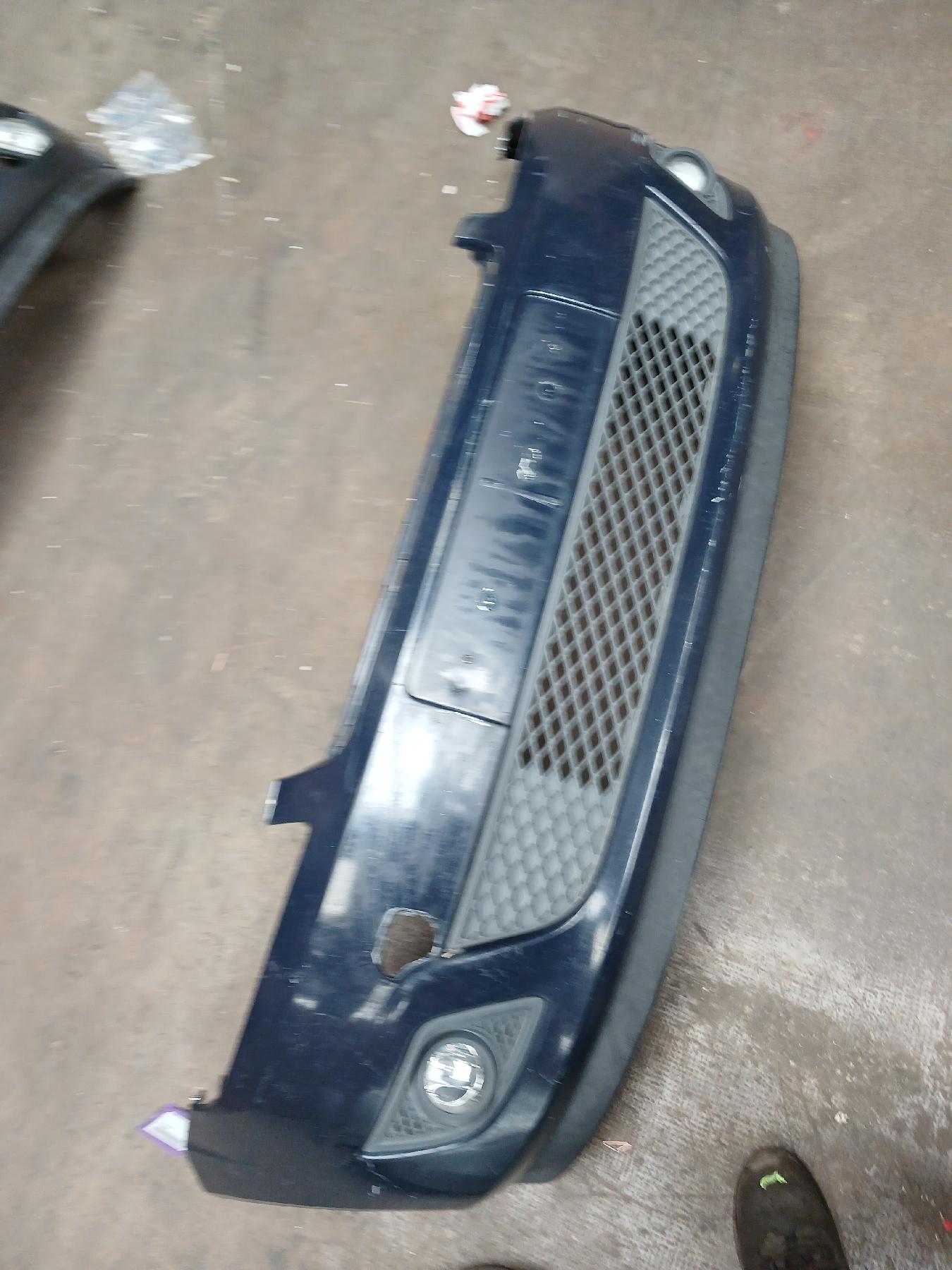 Pare choc avant pour FORD FIESTA 5 PHASE 2 Pare choc avant pour FORD FIESTA 5 PHASE 2