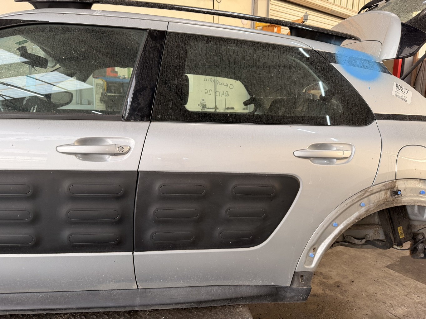Porte arriere gauche pour CITROEN C4 CACTUS Porte arriere gauche pour CITROEN C4 CACTUS