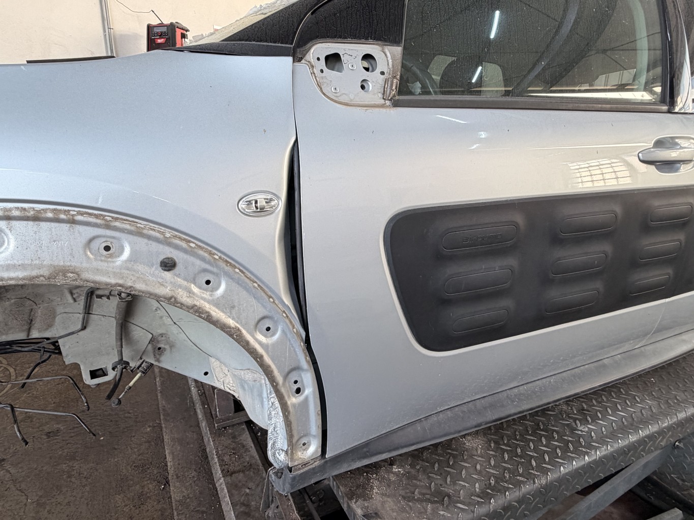 Porte avant gauche pour CITROEN C4 CACTUS Porte avant gauche pour CITROEN C4 CACTUS