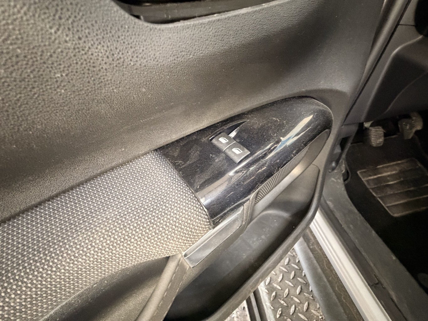 Interrupteur de leve vitre avant gauche pour CITROEN C4 CACTUS Interrupteur de leve vitre avant gauche pour CITROEN C4 CACTUS