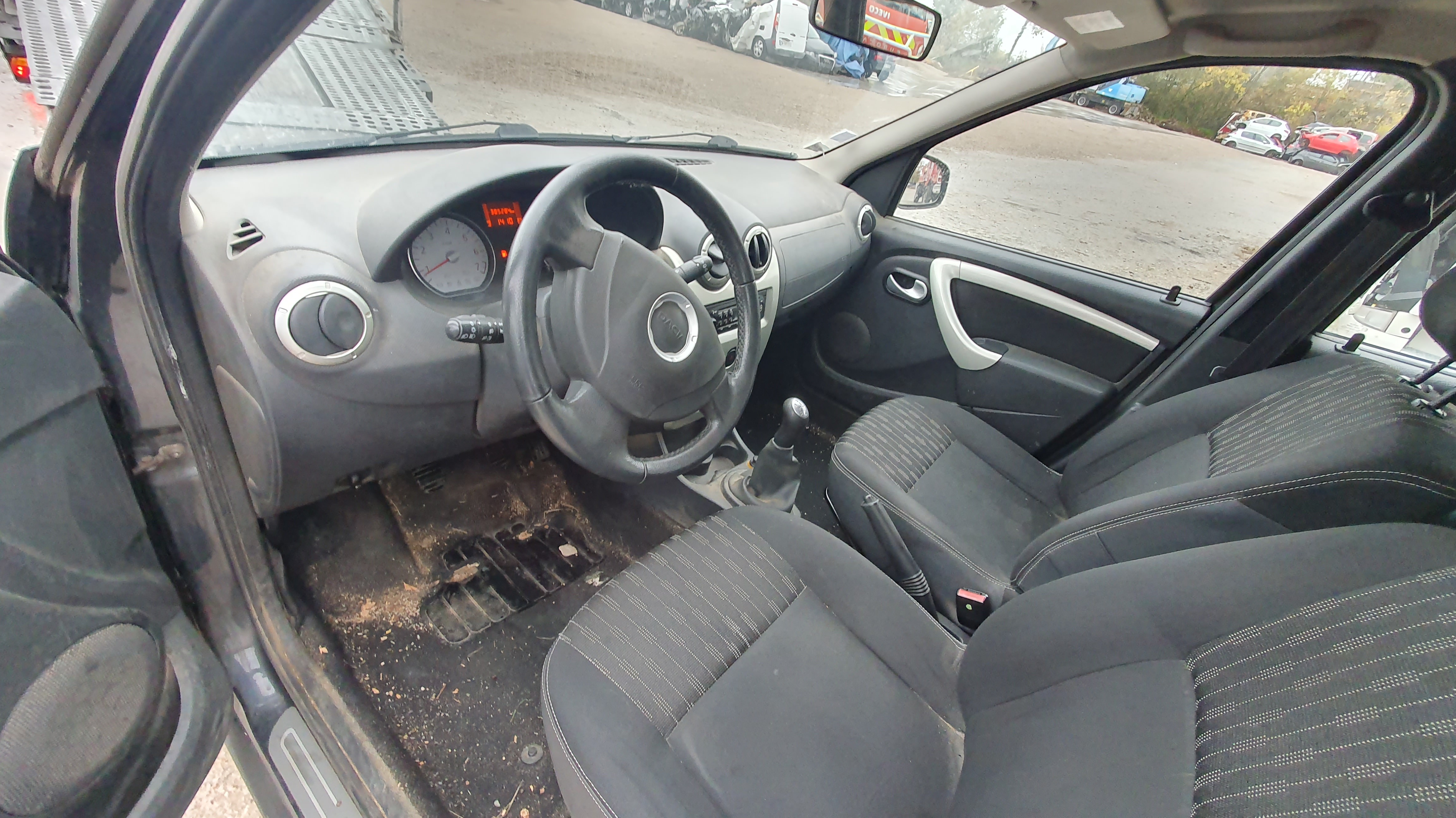 Porte de coffre gauche pour DACIA LOGAN MCV Porte de coffre gauche pour DACIA LOGAN MCV