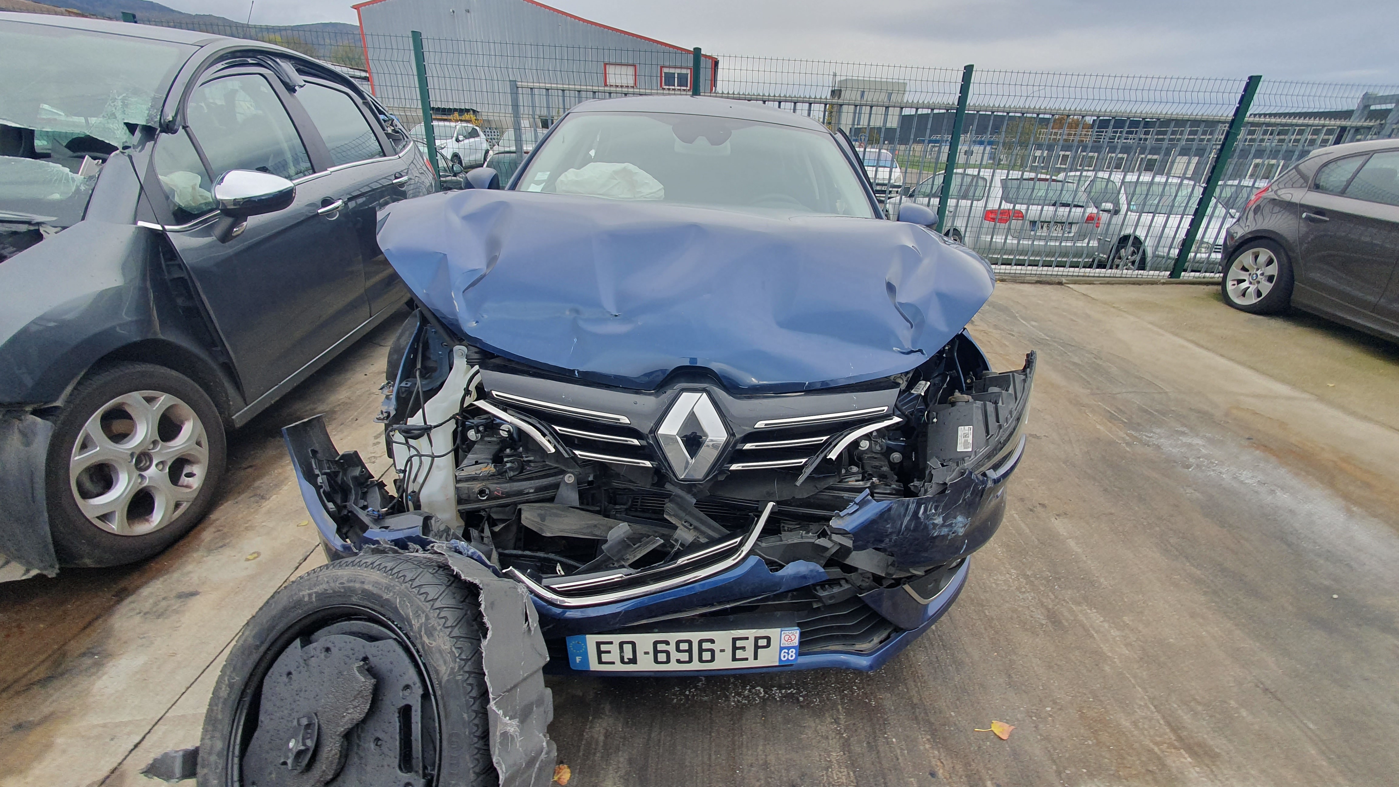 Com (Bloc Contacteur Tournant+Commodo Essuie Glace+Commodo Phare) pour RENAULT MEGANE 4 PHASE 1 Com (Bloc Contacteur Tournant+Commodo Essuie Glace+Commodo Phare) pour RENAULT MEGANE 4 PHASE 1