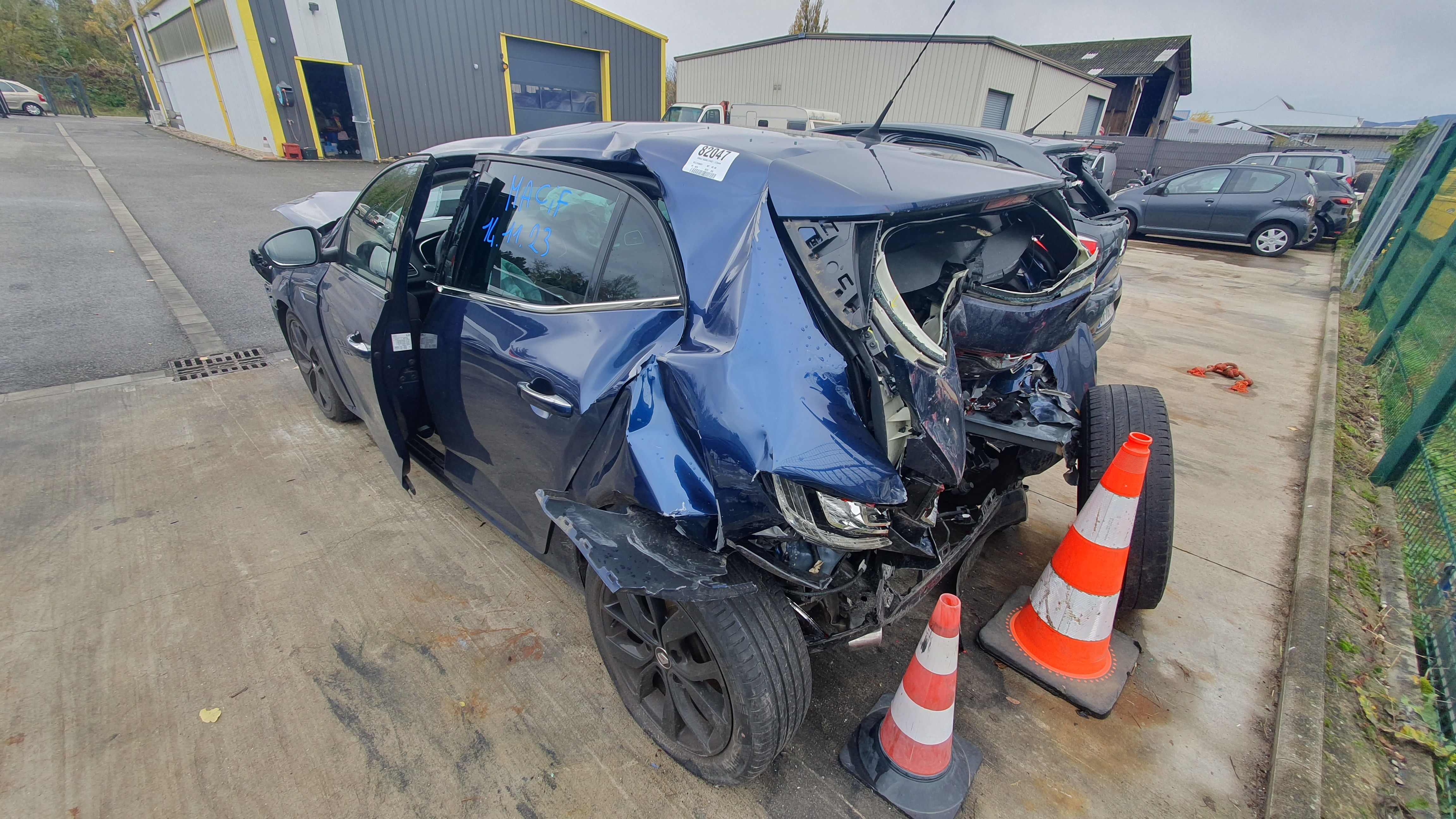 Com (Bloc Contacteur Tournant+Commodo Essuie Glace+Commodo Phare) pour RENAULT MEGANE 4 PHASE 1 Com (Bloc Contacteur Tournant+Commodo Essuie Glace+Commodo Phare) pour RENAULT MEGANE 4 PHASE 1