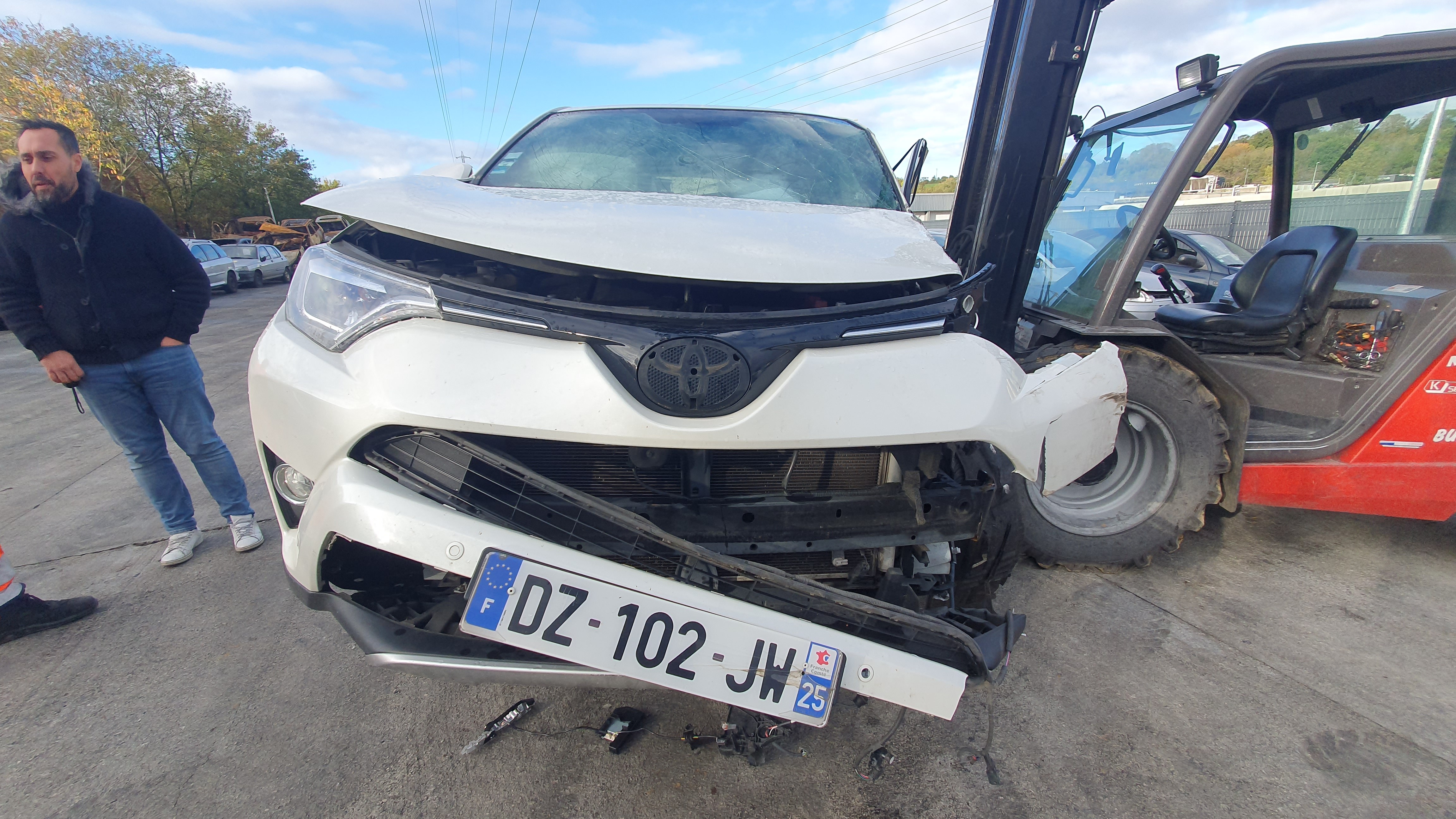 Etrier avant droit (freinage) pour TOYOTA RAV4 4 PHASE 2 Etrier avant droit (freinage) pour TOYOTA RAV4 4 PHASE 2