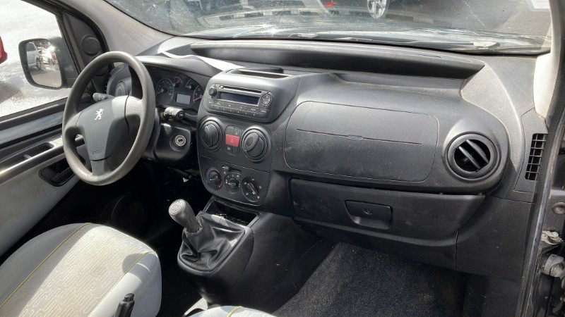 Porte laterale gauche pour PEUGEOT BIPPER Porte laterale gauche pour PEUGEOT BIPPER