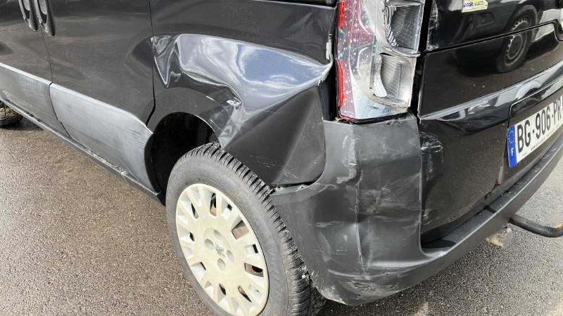 Porte laterale gauche pour PEUGEOT BIPPER Porte laterale gauche pour PEUGEOT BIPPER