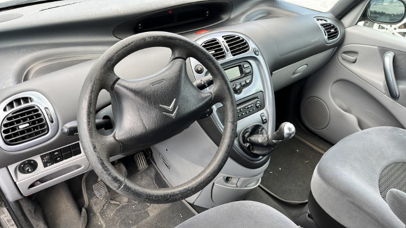 Pare boue avant gauche pour CITROEN XSARA PICASSO PHASE 2 Pare boue avant gauche pour CITROEN XSARA PICASSO PHASE 2