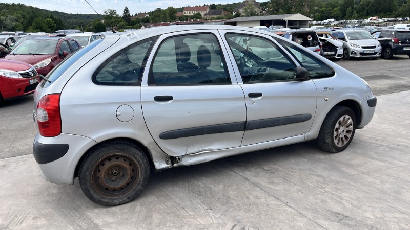 Pare boue avant gauche pour CITROEN XSARA PICASSO PHASE 2 Pare boue avant gauche pour CITROEN XSARA PICASSO PHASE 2