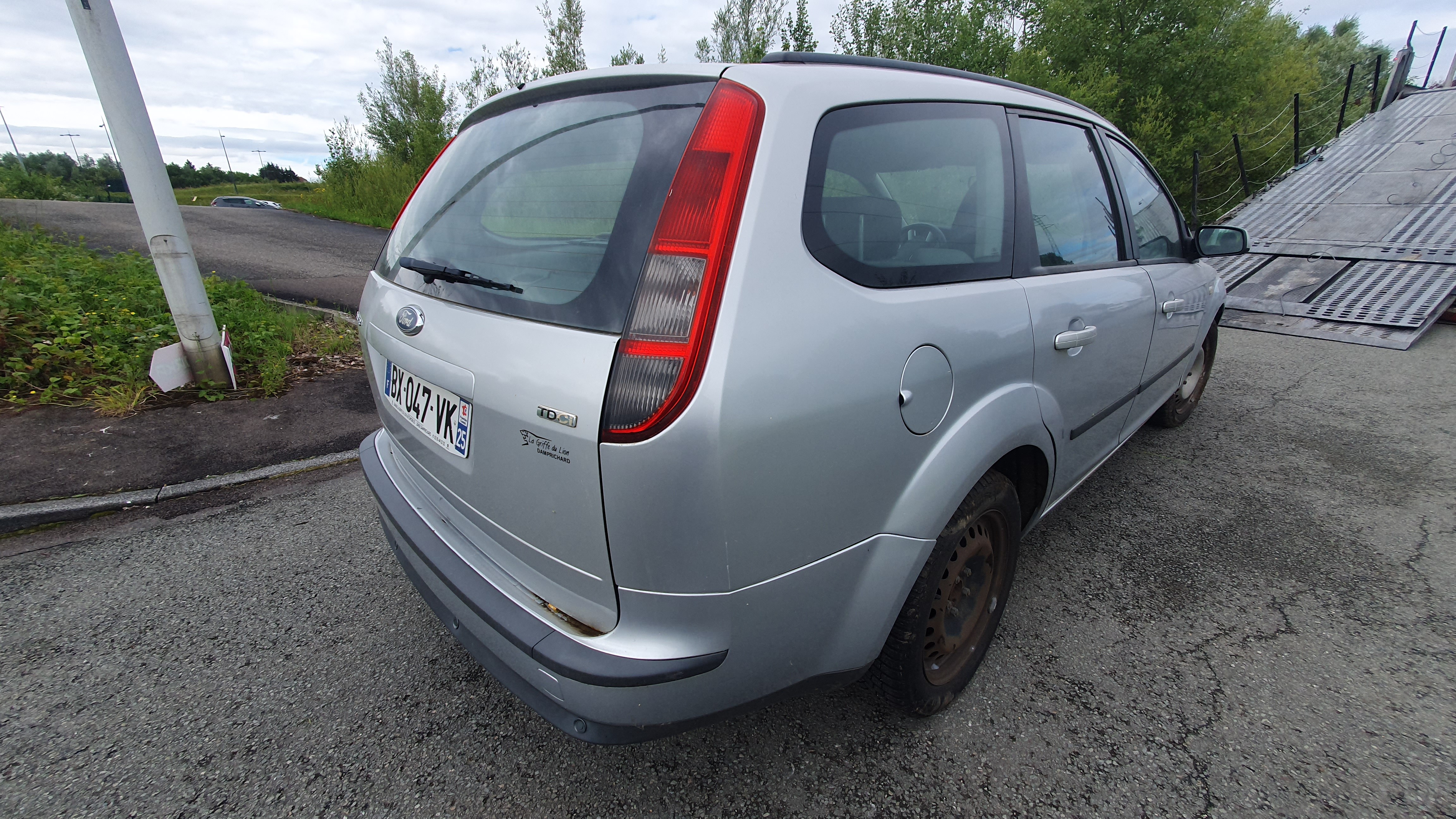 Pivot de moyeu avant droit pour FORD FOCUS 2 PHASE 1 BREAK Pivot de moyeu avant droit pour FORD FOCUS 2 PHASE 1 BREAK