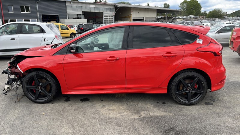 Renfort pare choc arriere (traverse) pour FORD FOCUS 3 PHASE 2 Renfort pare choc arriere (traverse) pour FORD FOCUS 3 PHASE 2