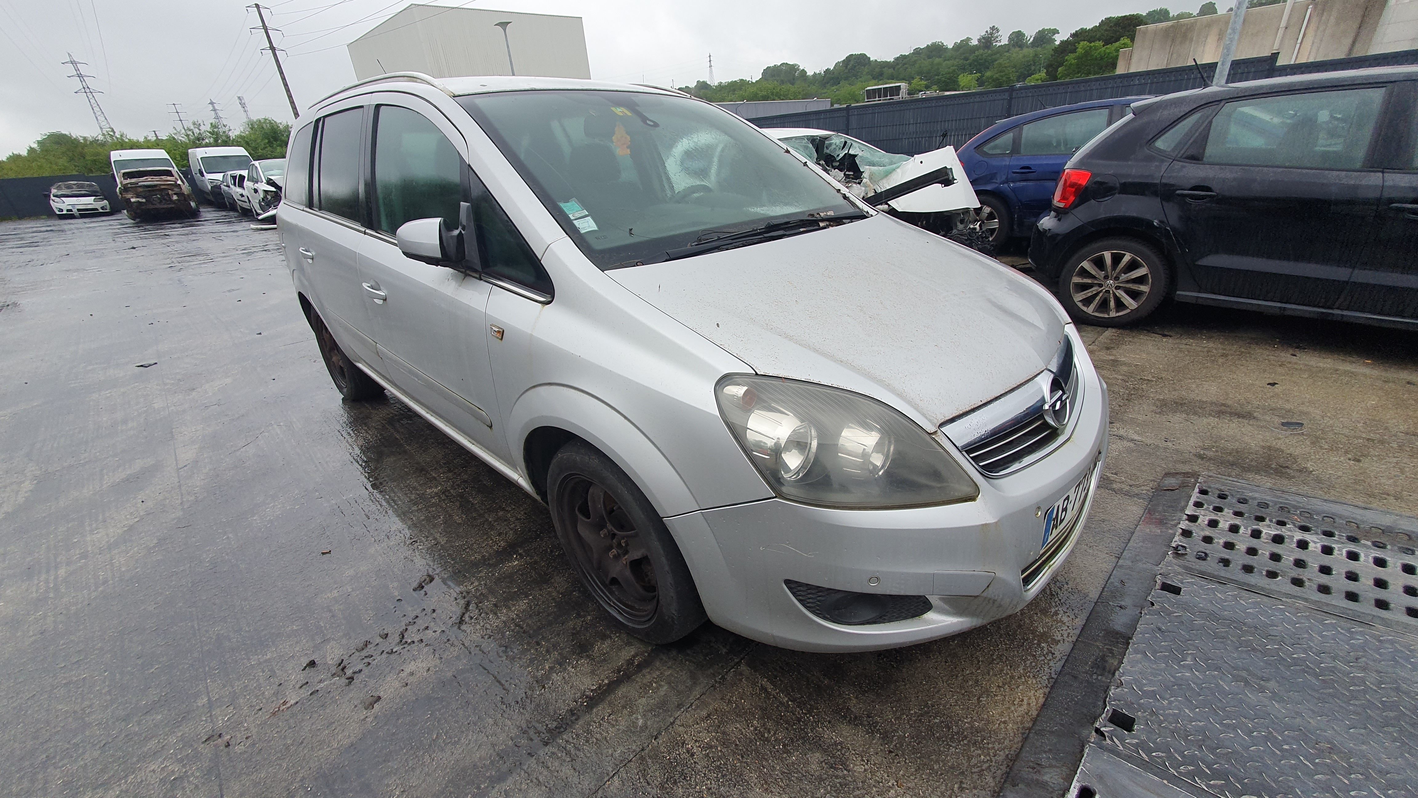 Optique avant principal gauche (feux)(phare) pour OPEL ZAFIRA B PHASE 2 Optique avant principal gauche (feux)(phare) pour OPEL ZAFIRA B PHASE 2