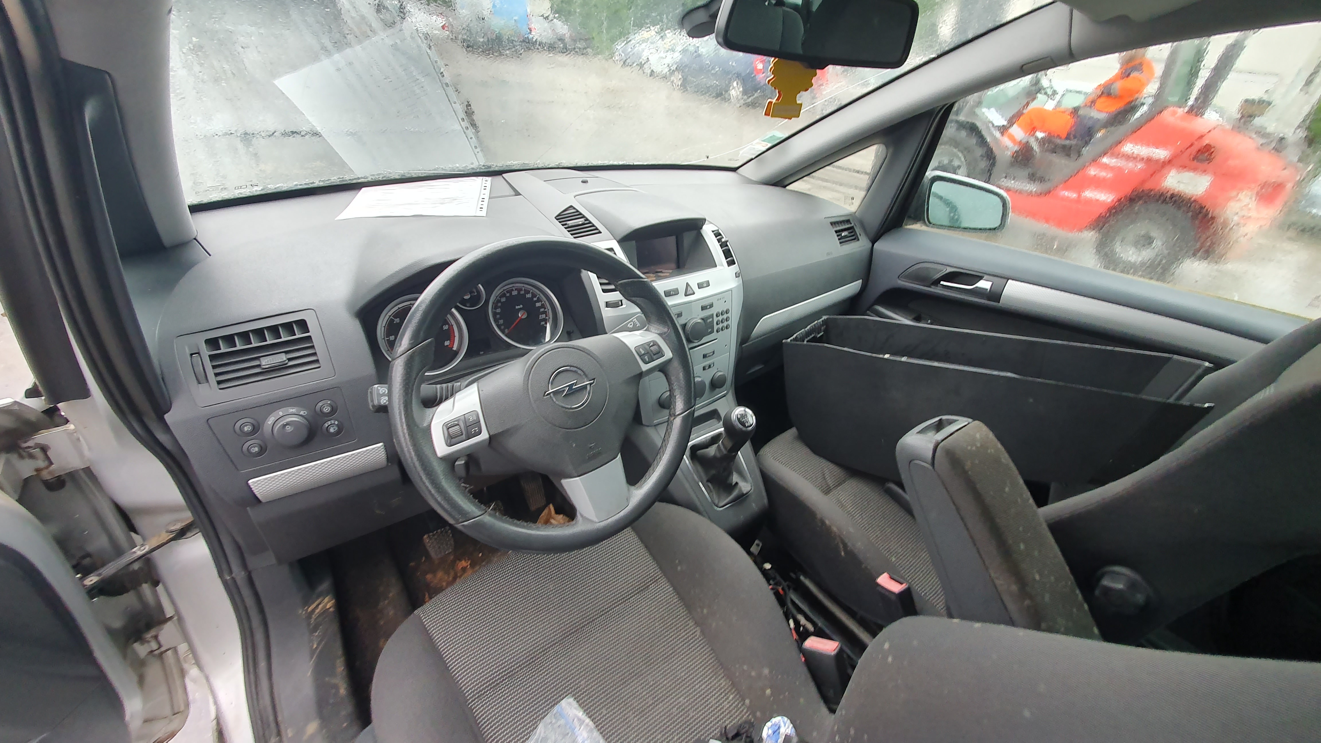 Optique avant principal gauche (feux)(phare) pour OPEL ZAFIRA B PHASE 2 Optique avant principal gauche (feux)(phare) pour OPEL ZAFIRA B PHASE 2