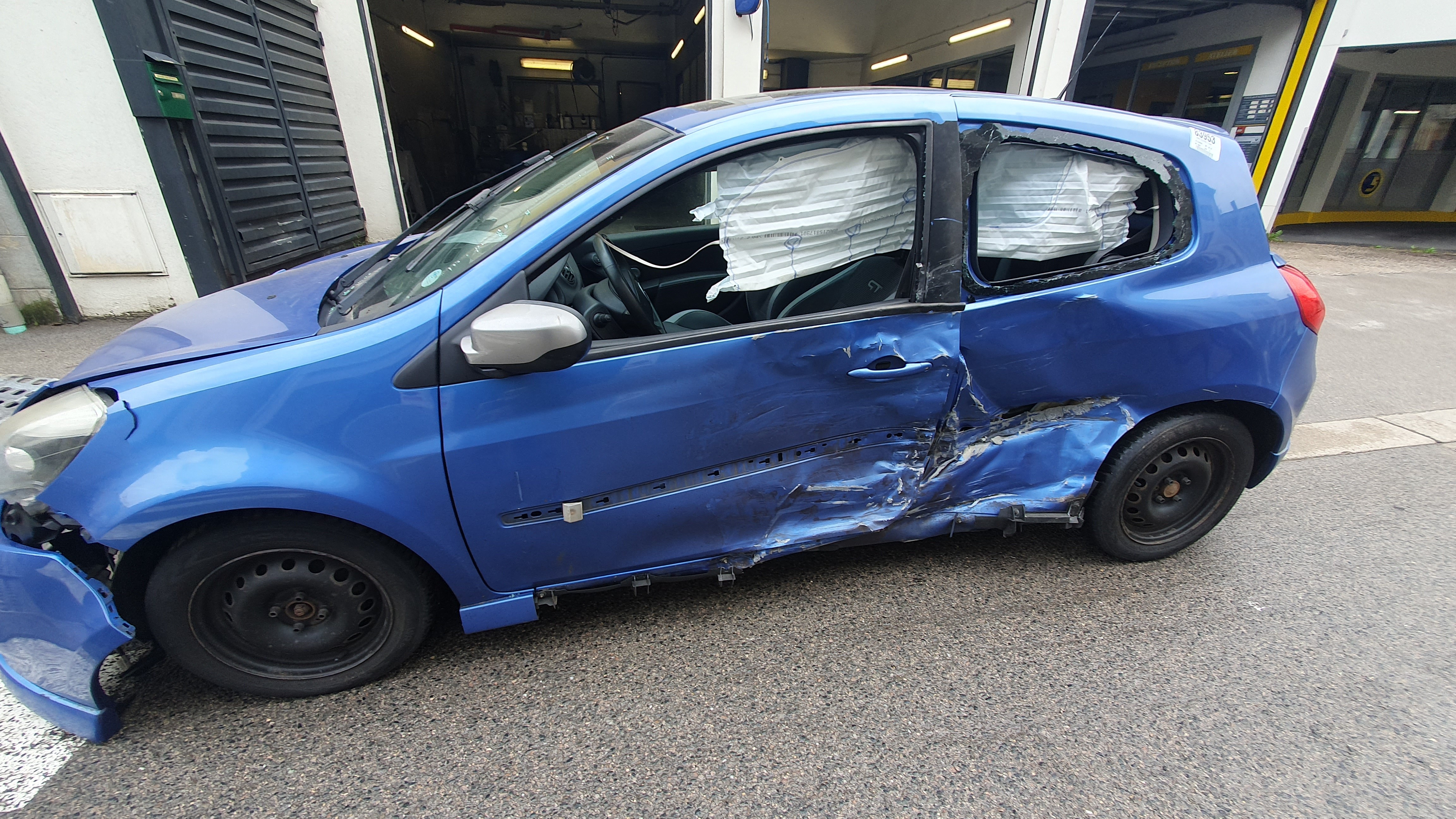Appui tete avant pour RENAULT CLIO 3 PHASE 2 Appui tete avant pour RENAULT CLIO 3 PHASE 2