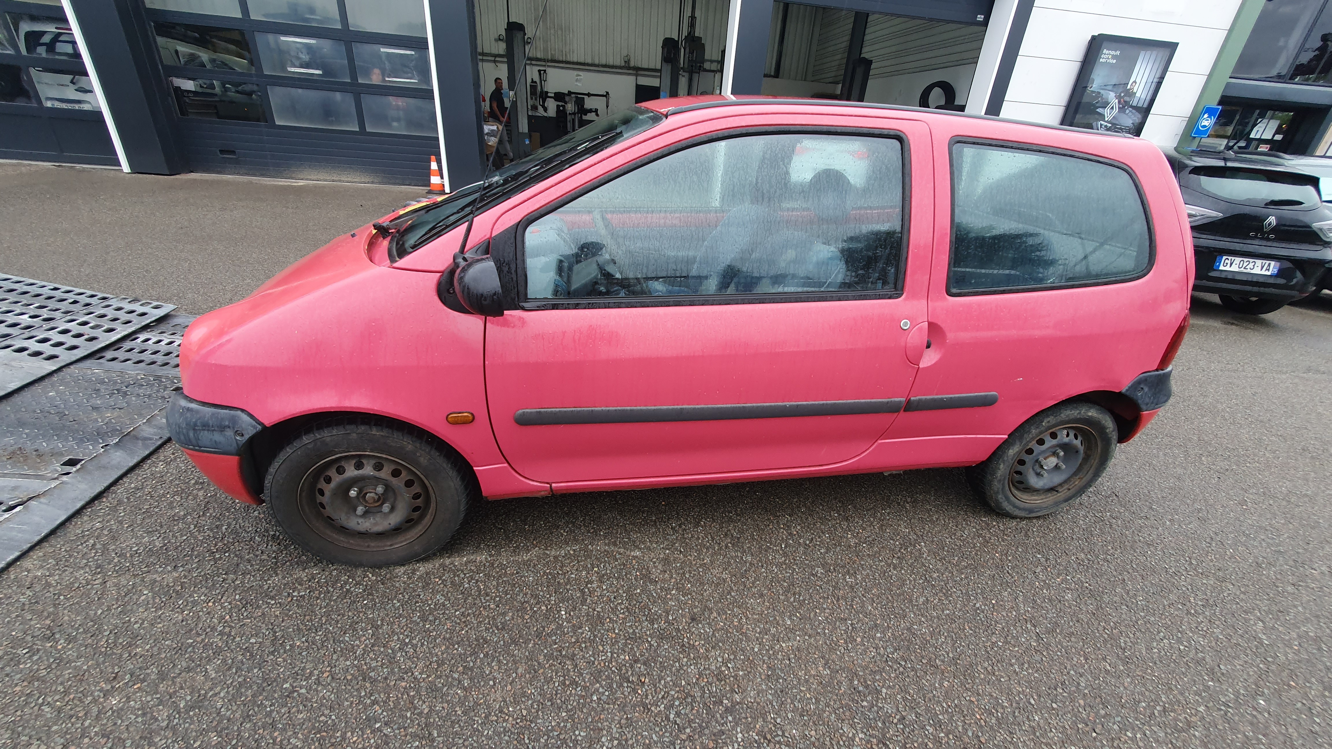 Optique avant principal gauche (feux)(phare) pour RENAULT TWINGO I Optique avant principal gauche (feux)(phare) pour RENAULT TWINGO I