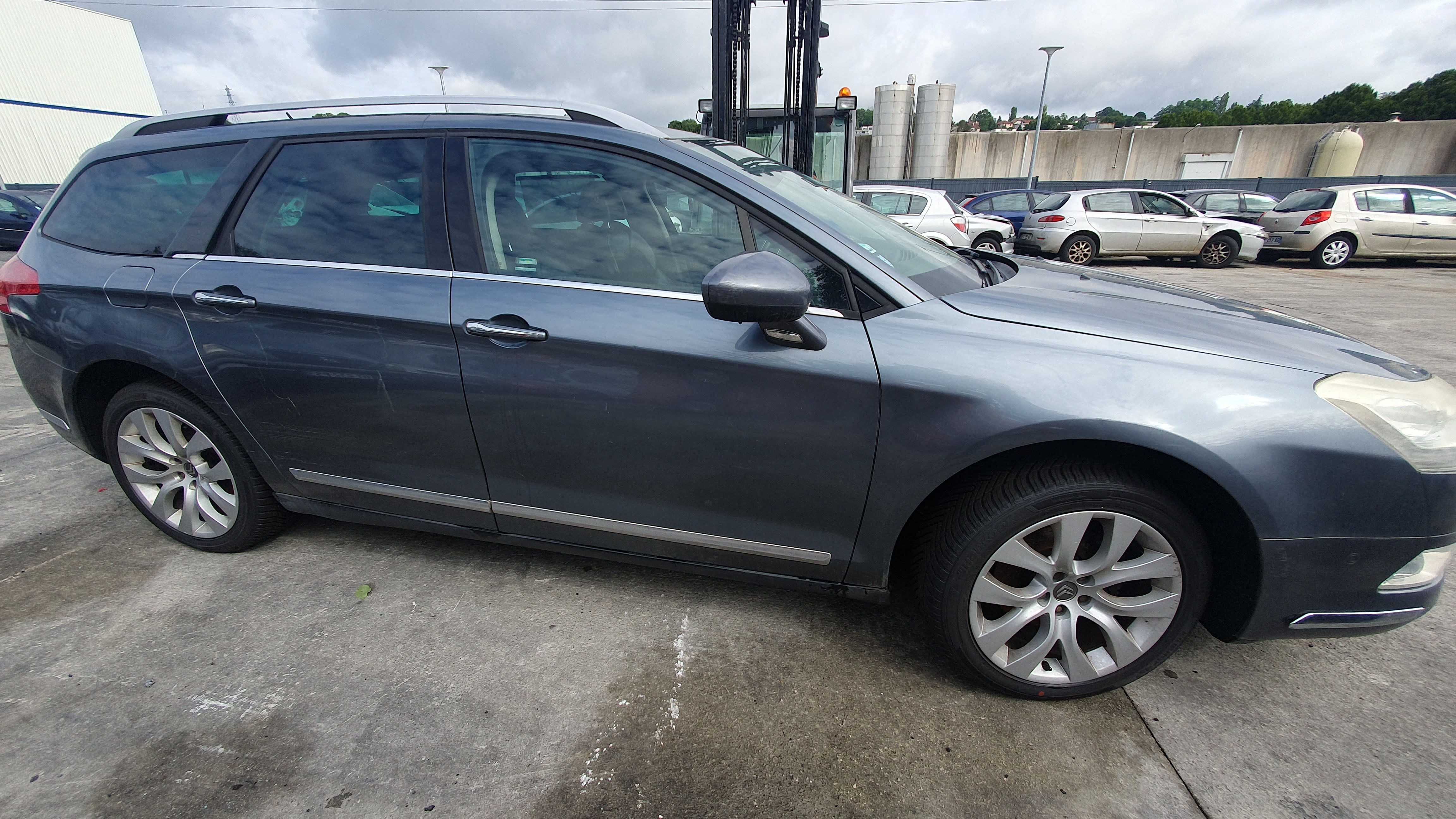 Porte arriere gauche pour CITROEN C5 2 BREAK Porte arriere gauche pour CITROEN C5 2 BREAK