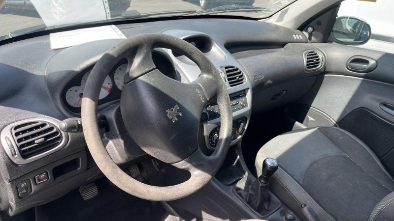 Platine feu arriere gauche pour PEUGEOT 206 PHASE 2 Platine feu arriere gauche pour PEUGEOT 206 PHASE 2