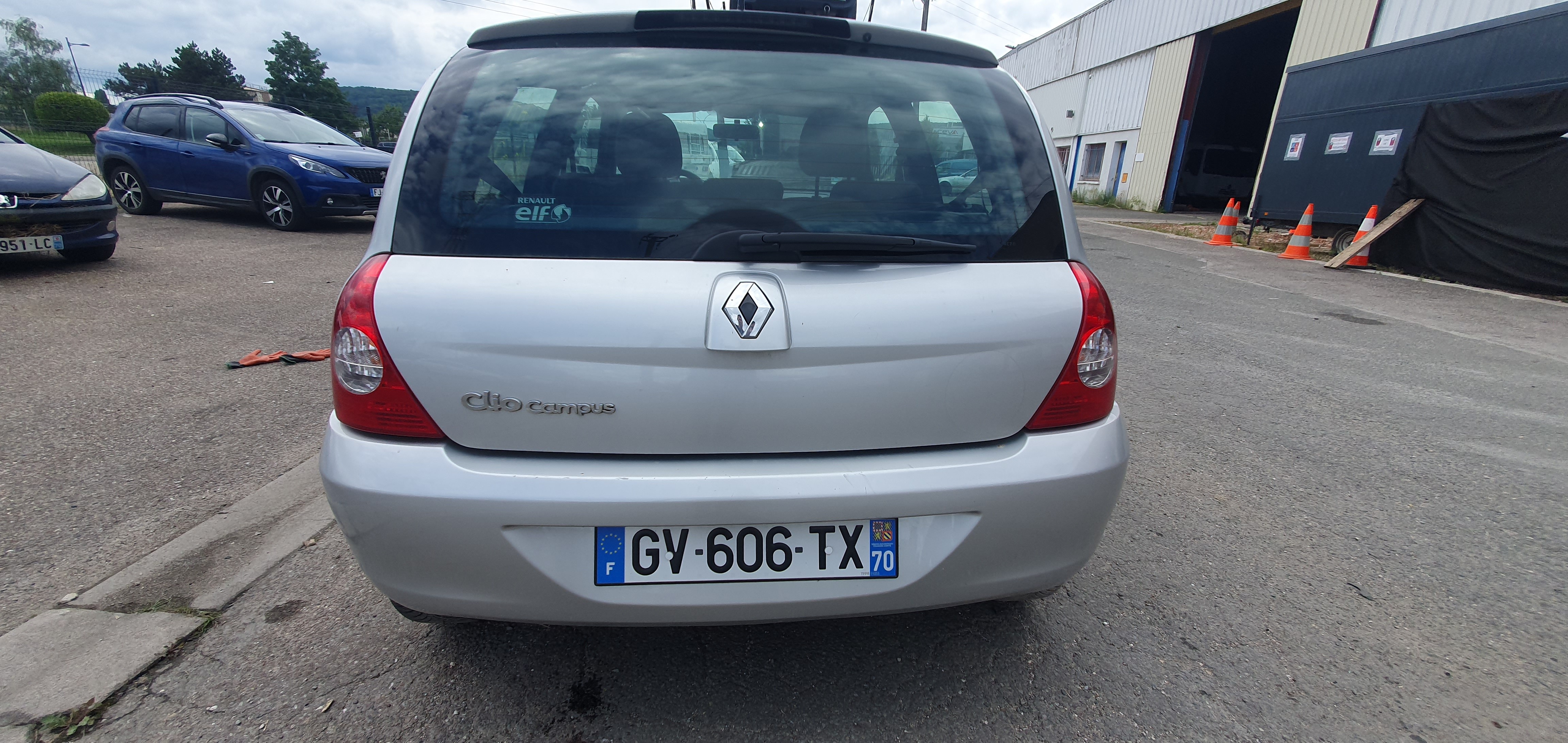 Volant pour RENAULT CLIO 2 CAMPUS PHASE 1 Volant pour RENAULT CLIO 2 CAMPUS PHASE 1