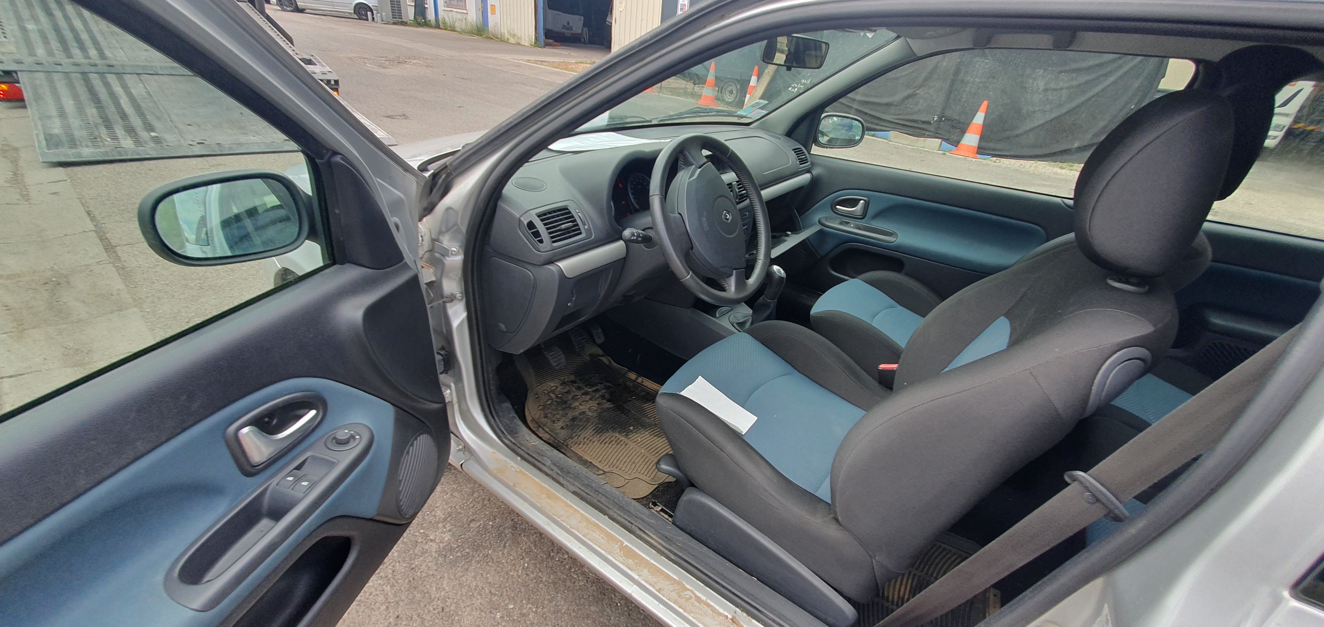 Volant pour RENAULT CLIO 2 CAMPUS PHASE 1 Volant pour RENAULT CLIO 2 CAMPUS PHASE 1