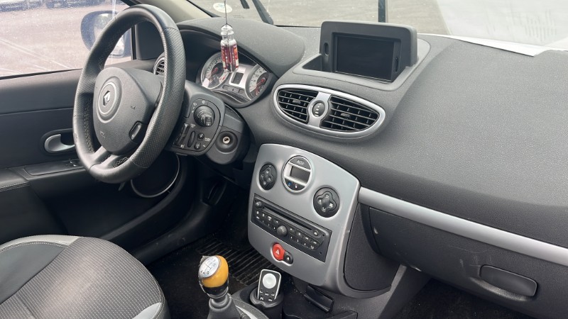Appui tete avant pour RENAULT CLIO 3 PHASE 2 Appui tete avant pour RENAULT CLIO 3 PHASE 2