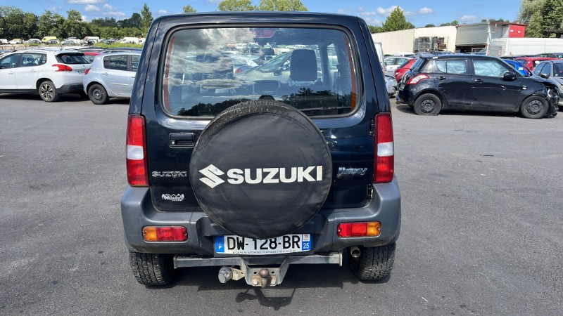 Feu arriere principal droit (feux) pour SUZUKI JIMNY 1 PHASE 3 Feu arriere principal droit (feux) pour SUZUKI JIMNY 1 PHASE 3