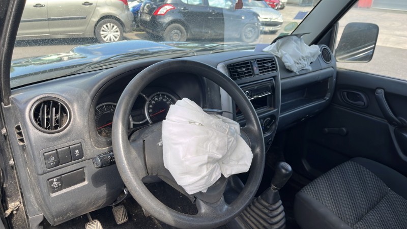 Feu arriere principal droit (feux) pour SUZUKI JIMNY 1 PHASE 3 Feu arriere principal droit (feux) pour SUZUKI JIMNY 1 PHASE 3