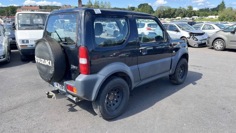 Feu arriere principal droit (feux) pour SUZUKI JIMNY 1 PHASE 3 Feu arriere principal droit (feux) pour SUZUKI JIMNY 1 PHASE 3