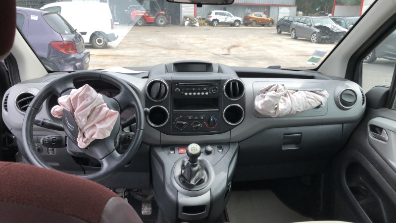Anti brouillard gauche (feux) pour CITROEN BERLINGO 2 PHASE 1 Anti brouillard gauche (feux) pour CITROEN BERLINGO 2 PHASE 1