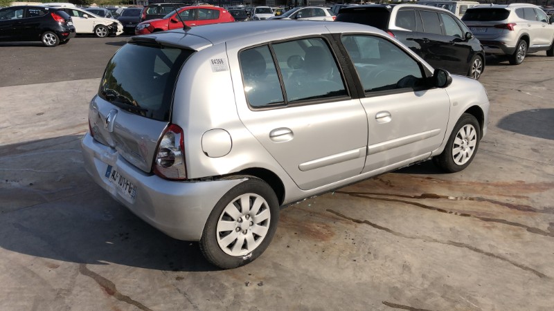 Anti brouillard gauche (feux) pour RENAULT CLIO 2 CAMPUS PHASE 1 Anti brouillard gauche (feux) pour RENAULT CLIO 2 CAMPUS PHASE 1