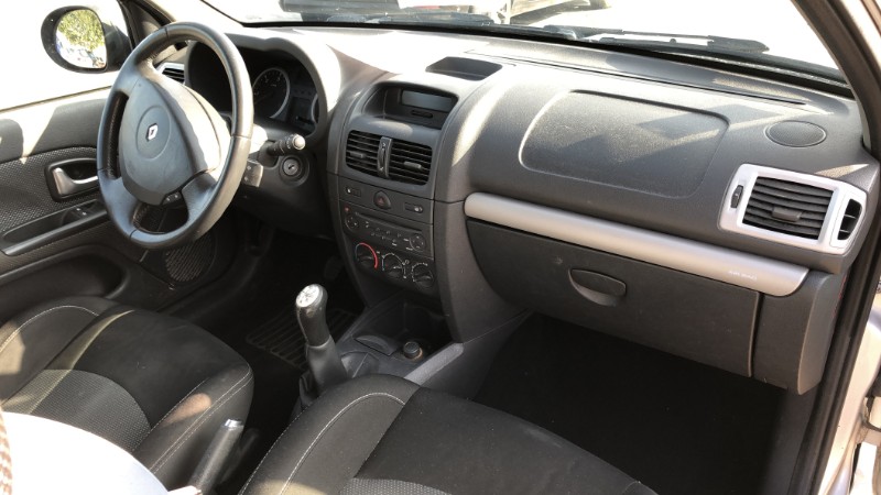 Anti brouillard gauche (feux) pour RENAULT CLIO 2 CAMPUS PHASE 1 Anti brouillard gauche (feux) pour RENAULT CLIO 2 CAMPUS PHASE 1