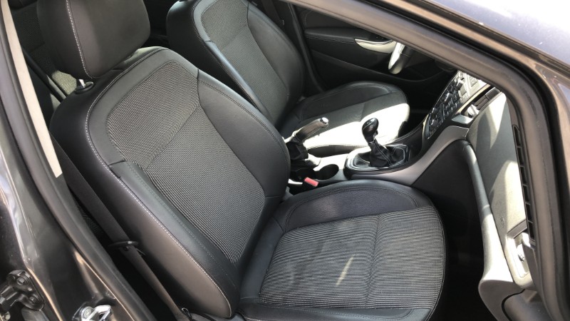 Volant pour OPEL ASTRA J SPORTS TOURER PHASE 1 BREAK Volant pour OPEL ASTRA J SPORTS TOURER PHASE 1 BREAK