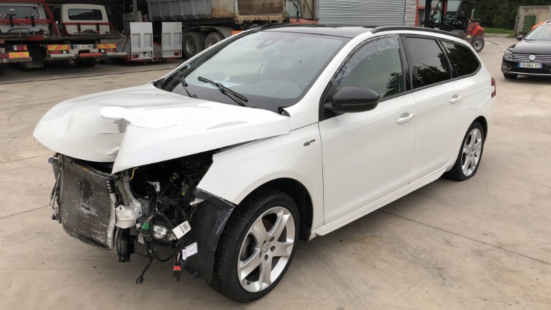 Facade autoradio pour PEUGEOT 308 2 SW PHASE 2 BREAK Facade autoradio pour PEUGEOT 308 2 SW PHASE 2 BREAK