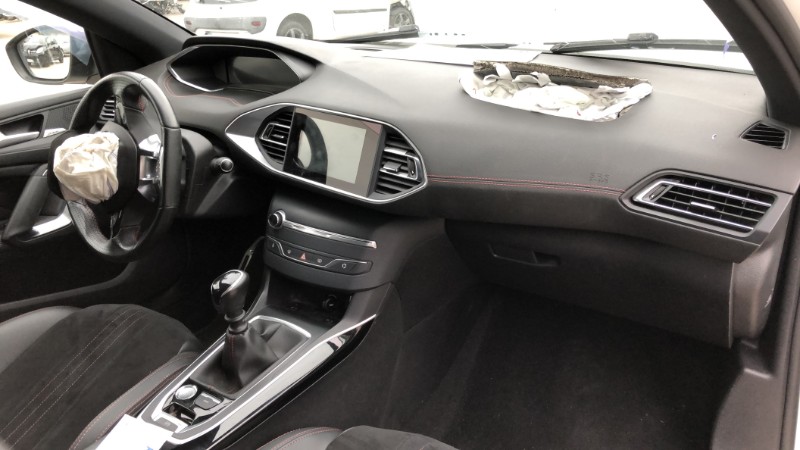 Facade autoradio pour PEUGEOT 308 2 SW PHASE 2 BREAK Facade autoradio pour PEUGEOT 308 2 SW PHASE 2 BREAK