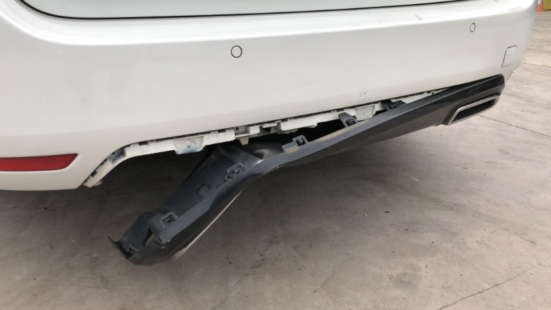 Facade autoradio pour PEUGEOT 308 2 SW PHASE 2 BREAK Facade autoradio pour PEUGEOT 308 2 SW PHASE 2 BREAK