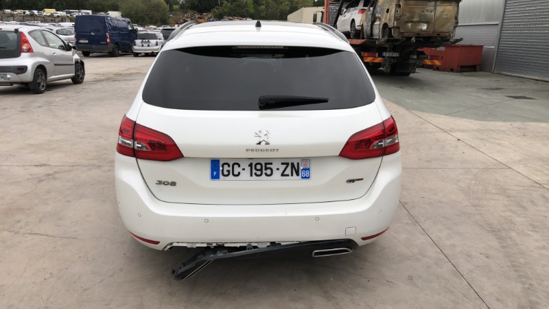Facade autoradio pour PEUGEOT 308 2 SW PHASE 2 BREAK Facade autoradio pour PEUGEOT 308 2 SW PHASE 2 BREAK