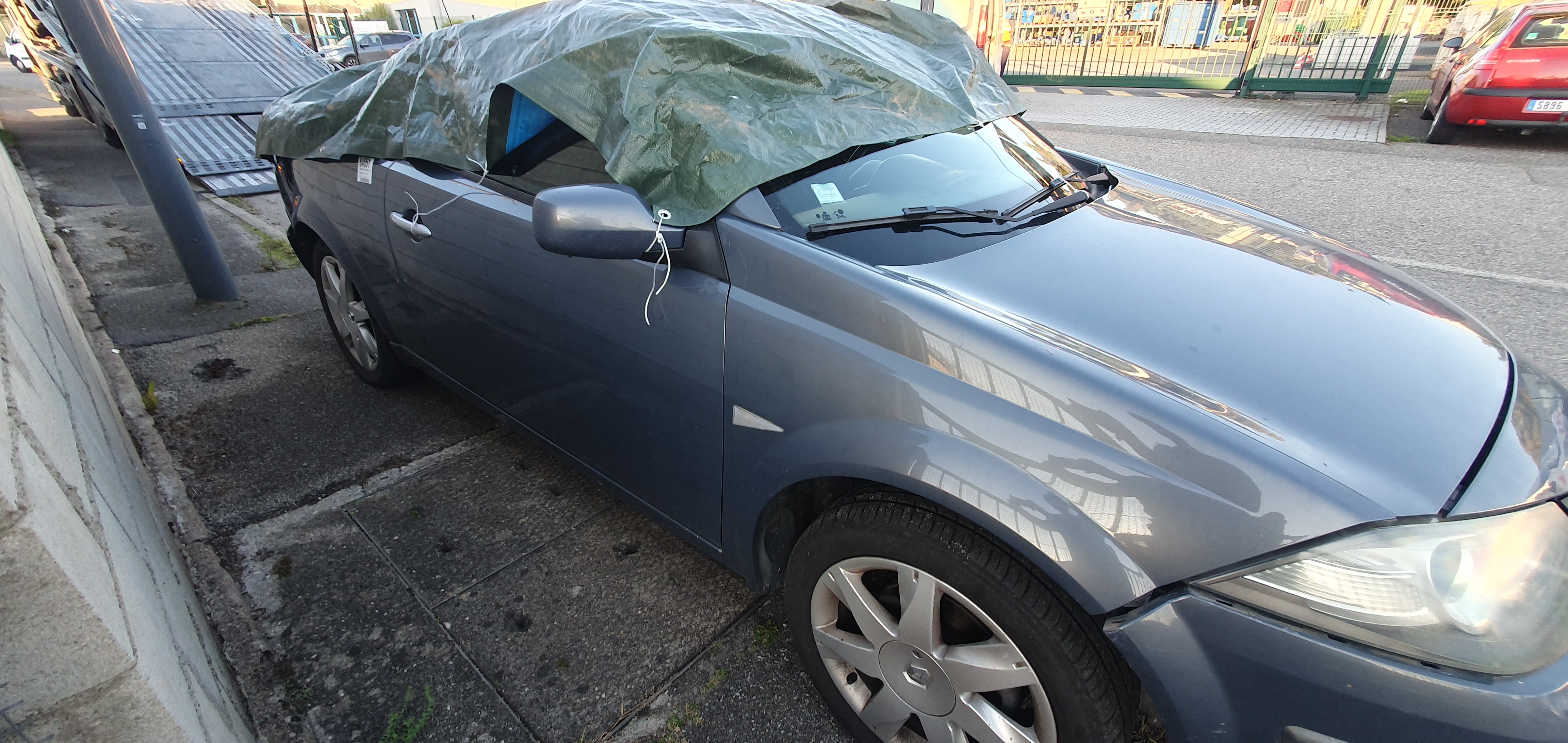 Aile avant droit pour RENAULT MEGANE 2 PHASE 2 CABRIOLET Aile avant droit pour RENAULT MEGANE 2 PHASE 2 CABRIOLET