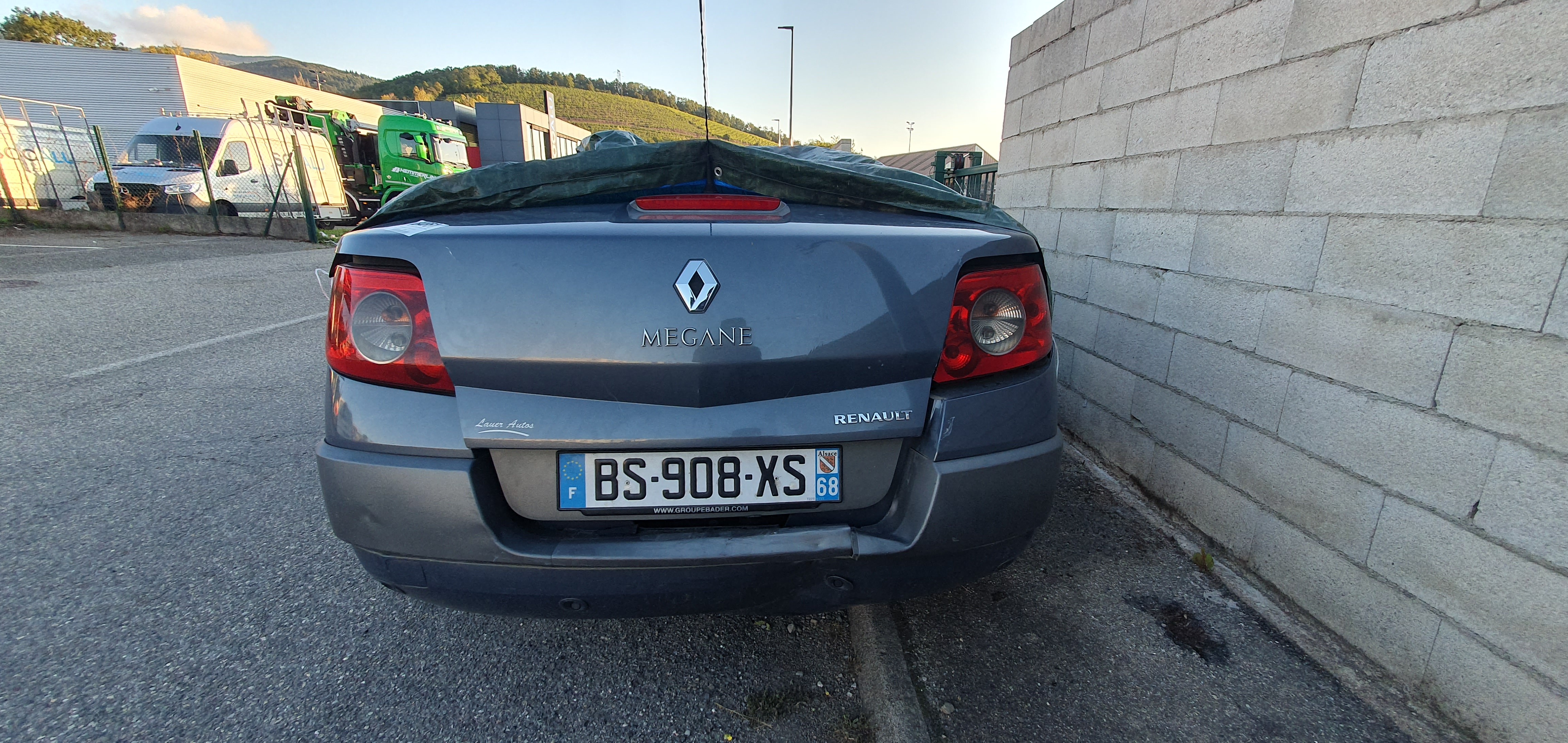 Aile avant droit pour RENAULT MEGANE 2 PHASE 2 CABRIOLET Aile avant droit pour RENAULT MEGANE 2 PHASE 2 CABRIOLET