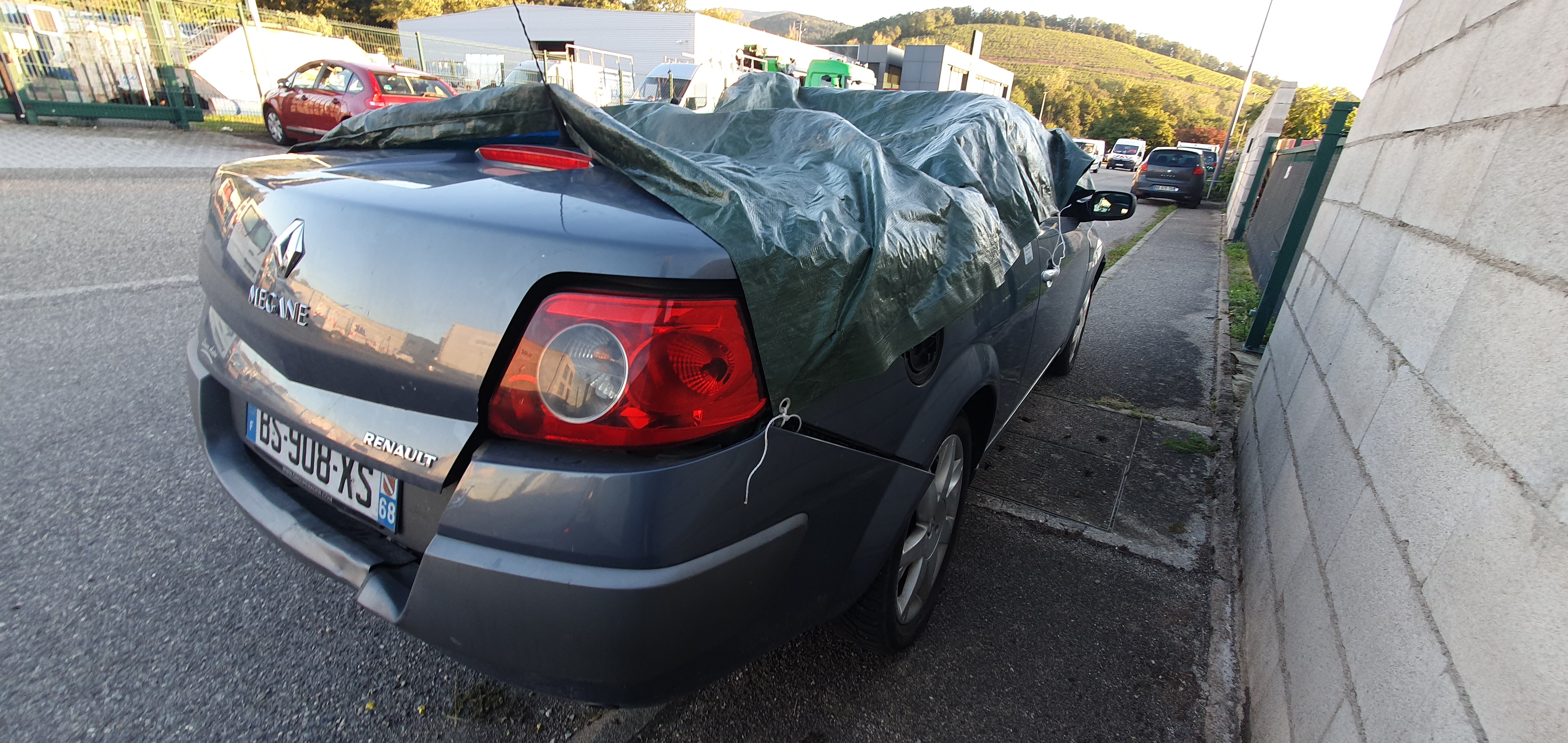 Aile avant droit pour RENAULT MEGANE 2 PHASE 2 CABRIOLET Aile avant droit pour RENAULT MEGANE 2 PHASE 2 CABRIOLET