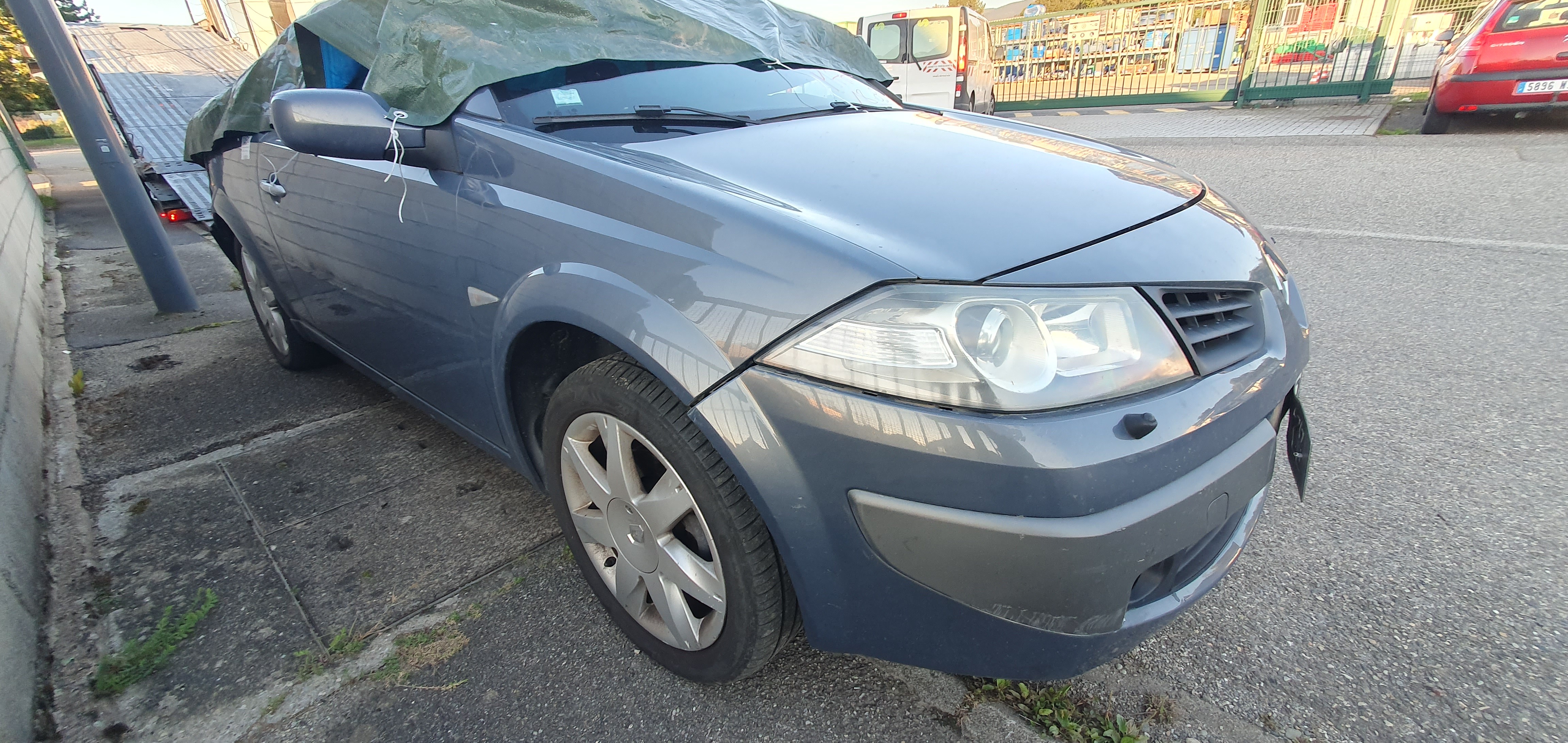 Aile avant droit pour RENAULT MEGANE 2 PHASE 2 CABRIOLET Aile avant droit pour RENAULT MEGANE 2 PHASE 2 CABRIOLET