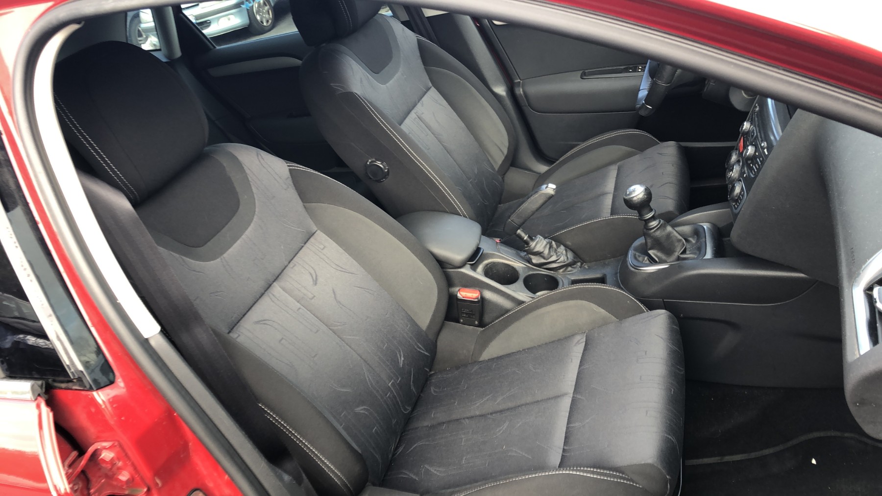 Pare boue avant gauche pour CITROEN C4 2 PHASE 1 Pare boue avant gauche pour CITROEN C4 2 PHASE 1