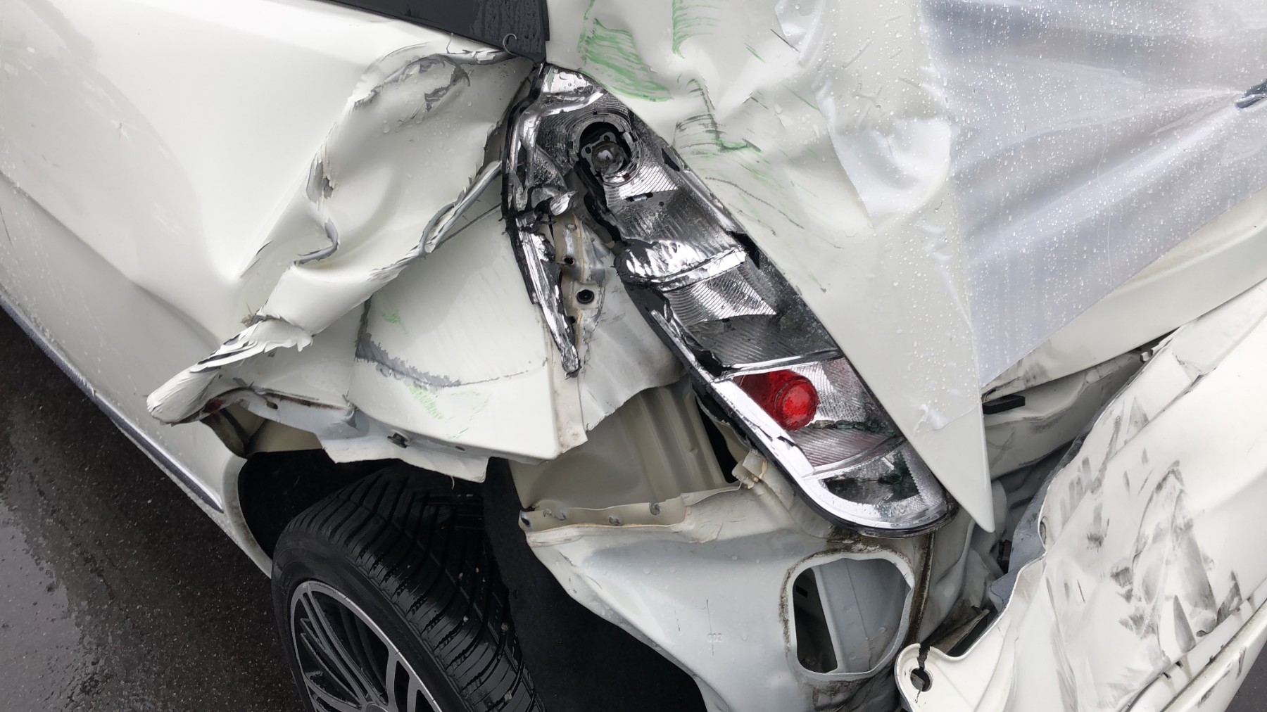 Pivot de moyeu avant gauche pour LANCIA YPSILON 4 PHASE 2 Pivot de moyeu avant gauche pour LANCIA YPSILON 4 PHASE 2