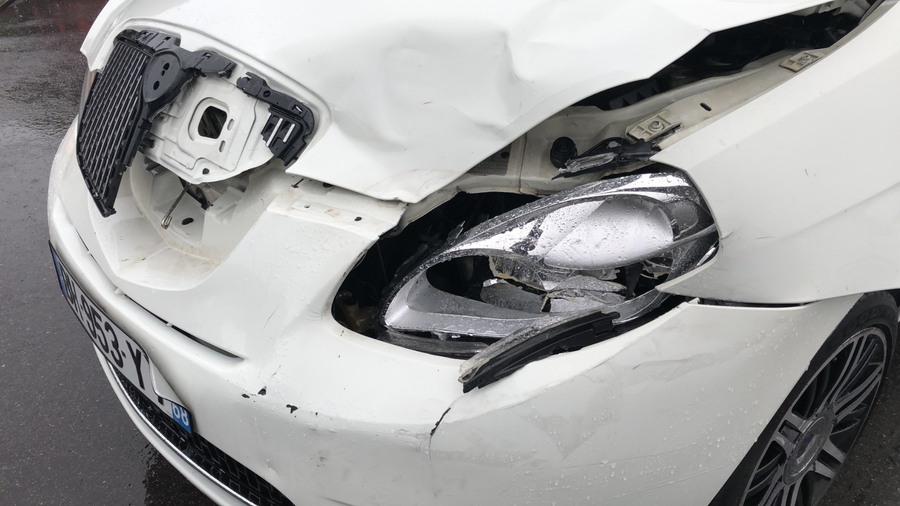 Pivot de moyeu avant gauche pour LANCIA YPSILON 4 PHASE 2 Pivot de moyeu avant gauche pour LANCIA YPSILON 4 PHASE 2