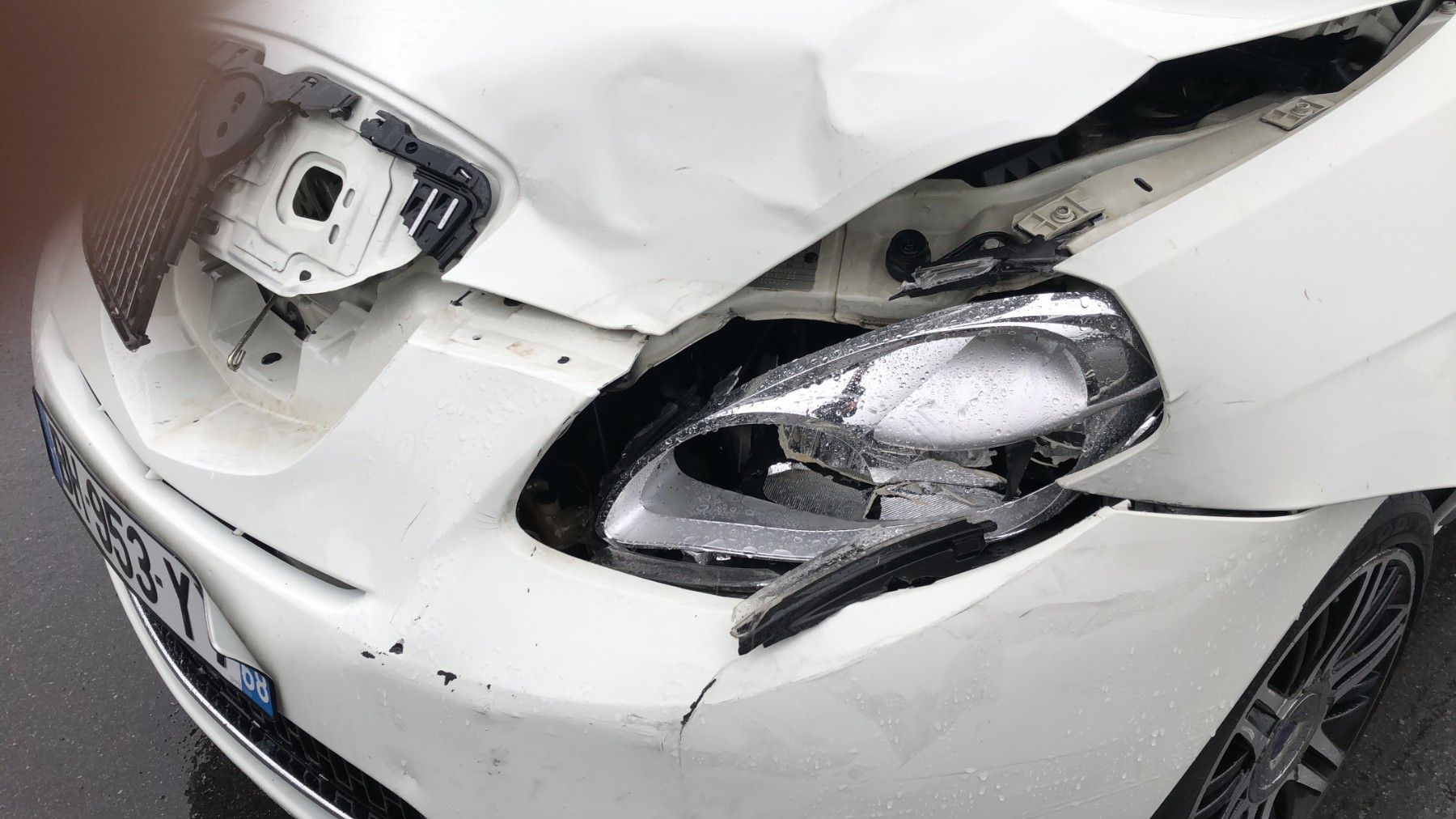 Pivot de moyeu avant gauche pour LANCIA YPSILON 4 PHASE 2 Pivot de moyeu avant gauche pour LANCIA YPSILON 4 PHASE 2