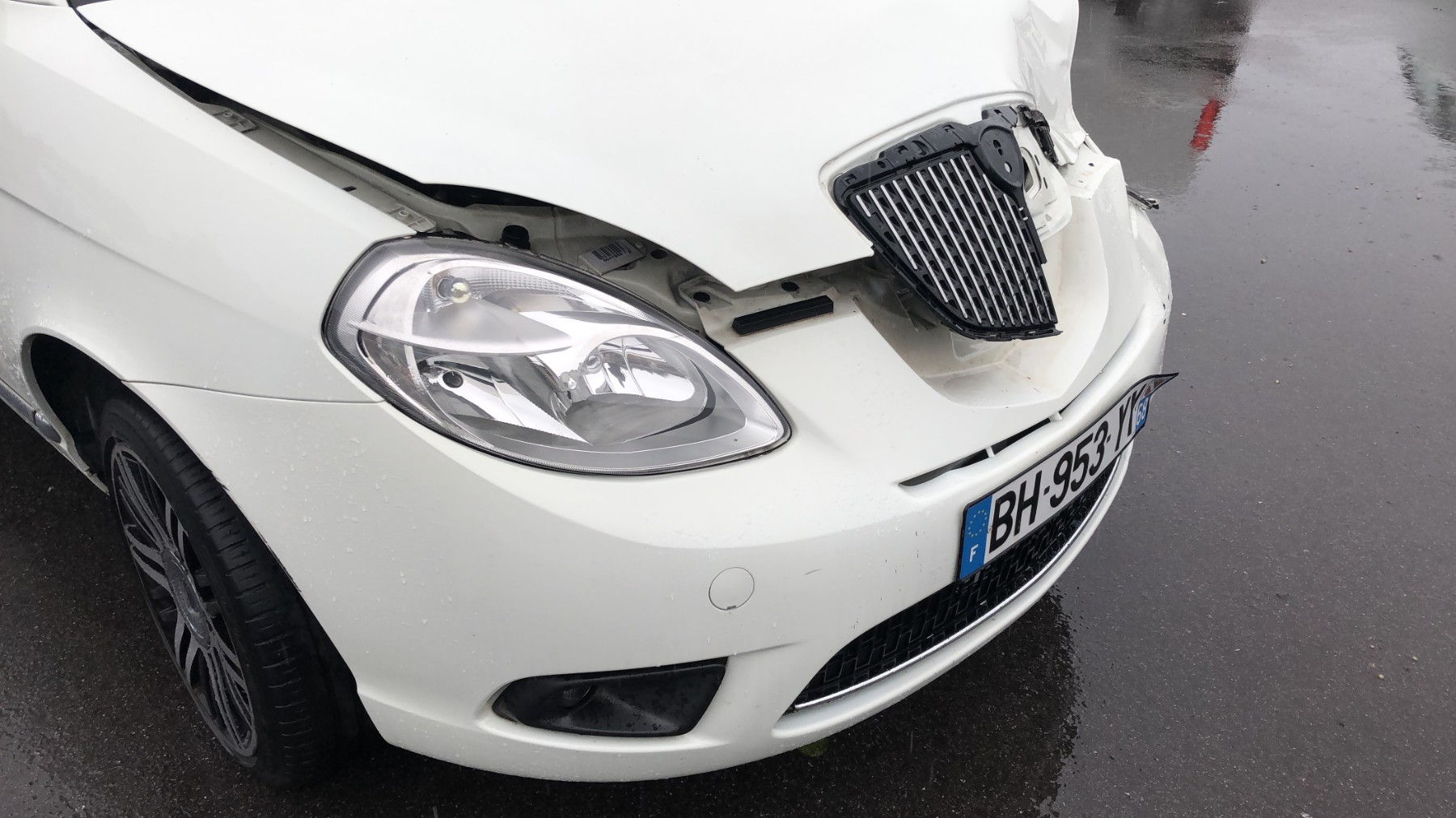Pivot de moyeu avant gauche pour LANCIA YPSILON 4 PHASE 2 Pivot de moyeu avant gauche pour LANCIA YPSILON 4 PHASE 2