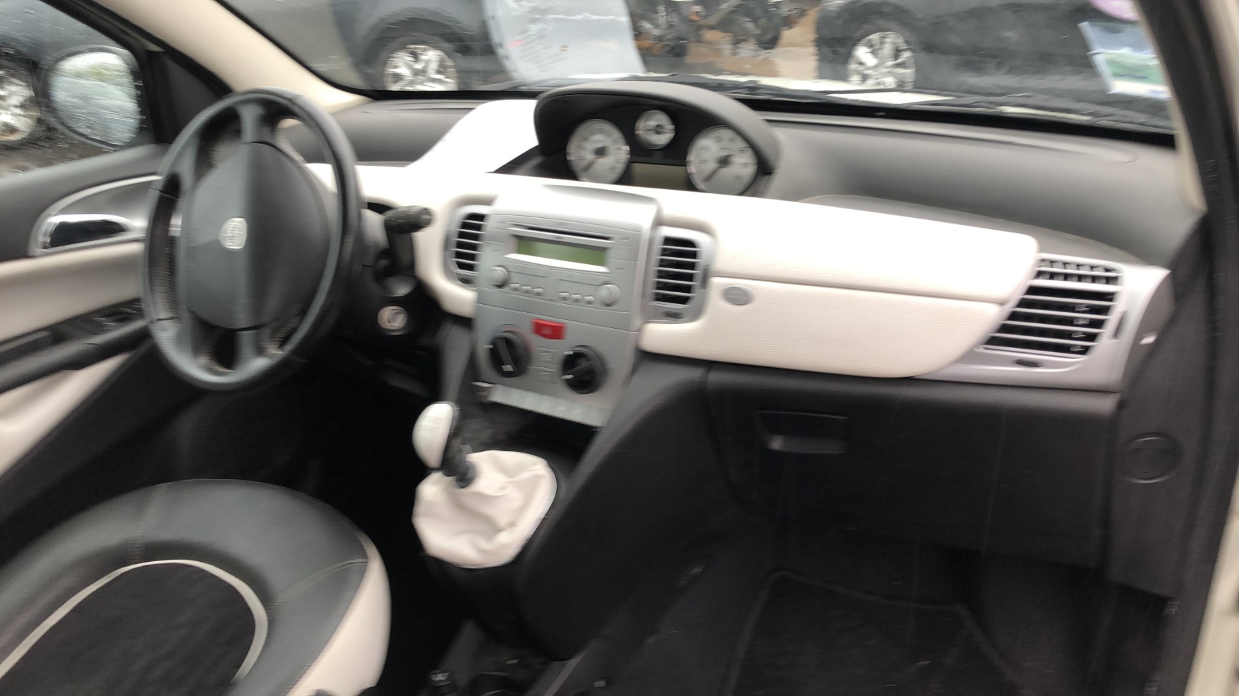 Pivot de moyeu avant gauche pour LANCIA YPSILON 4 PHASE 2 Pivot de moyeu avant gauche pour LANCIA YPSILON 4 PHASE 2