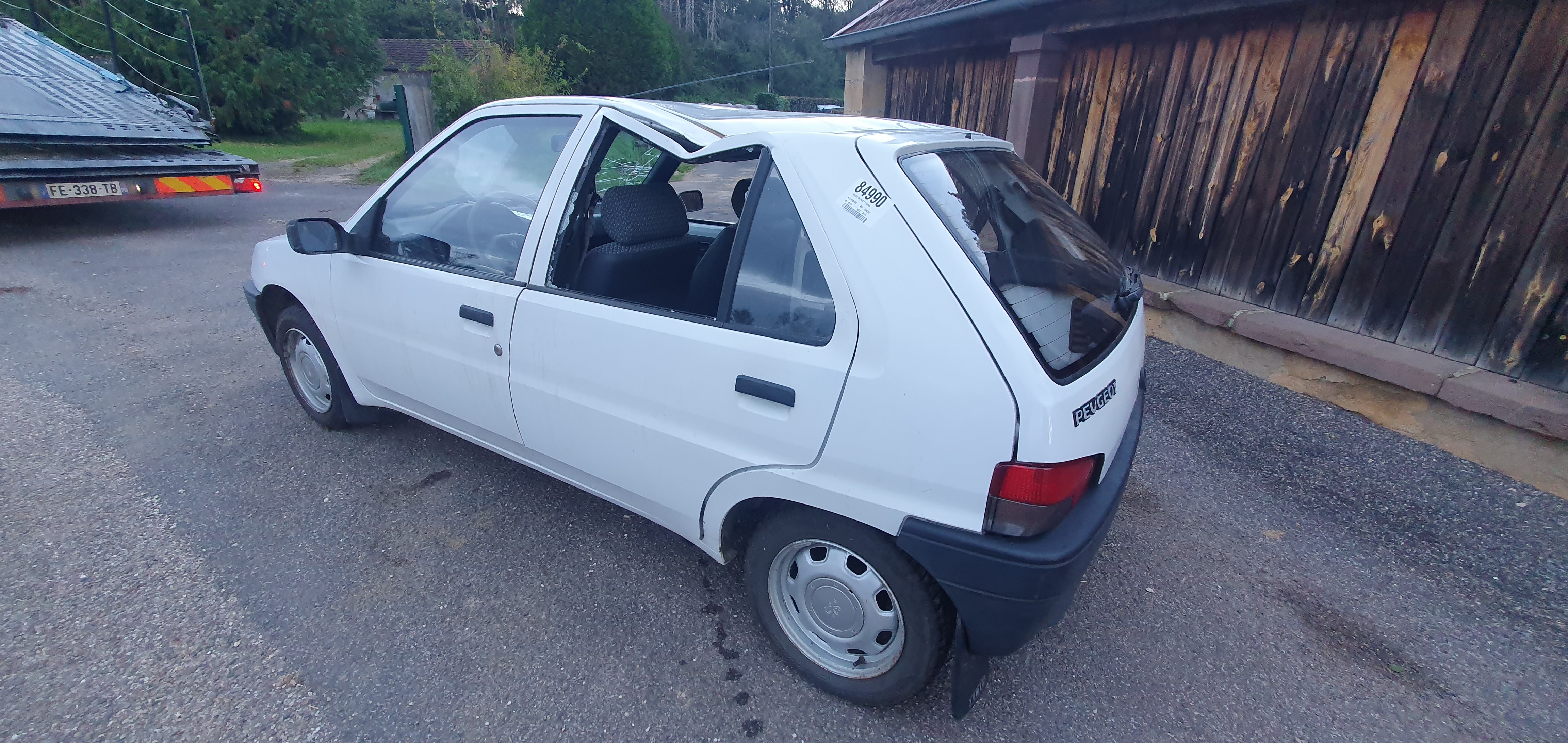 Pare choc arriere pour PEUGEOT 106 PHASE 1 Pare choc arriere pour PEUGEOT 106 PHASE 1